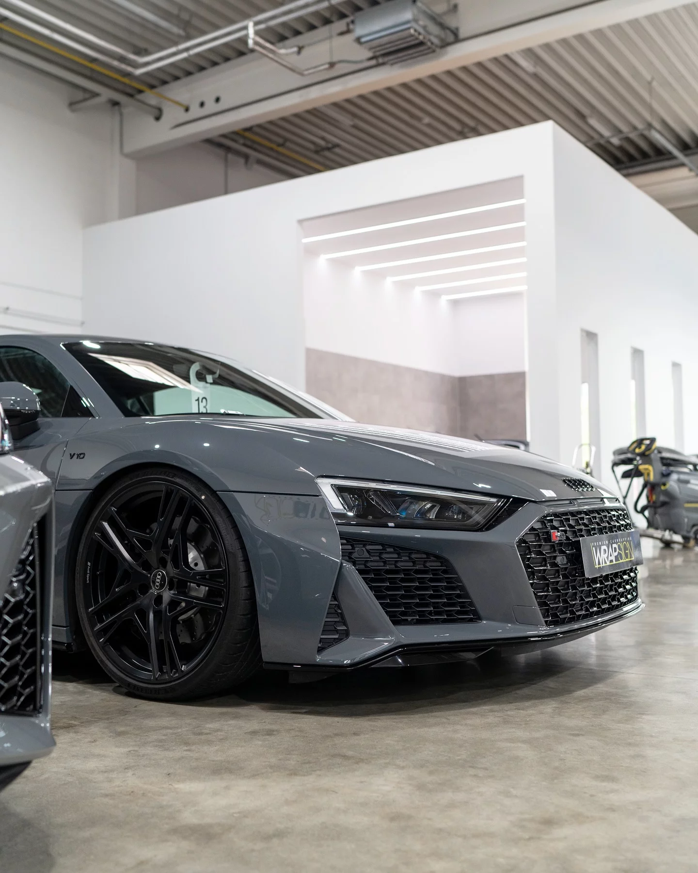 Grigio Telesto Audi R8