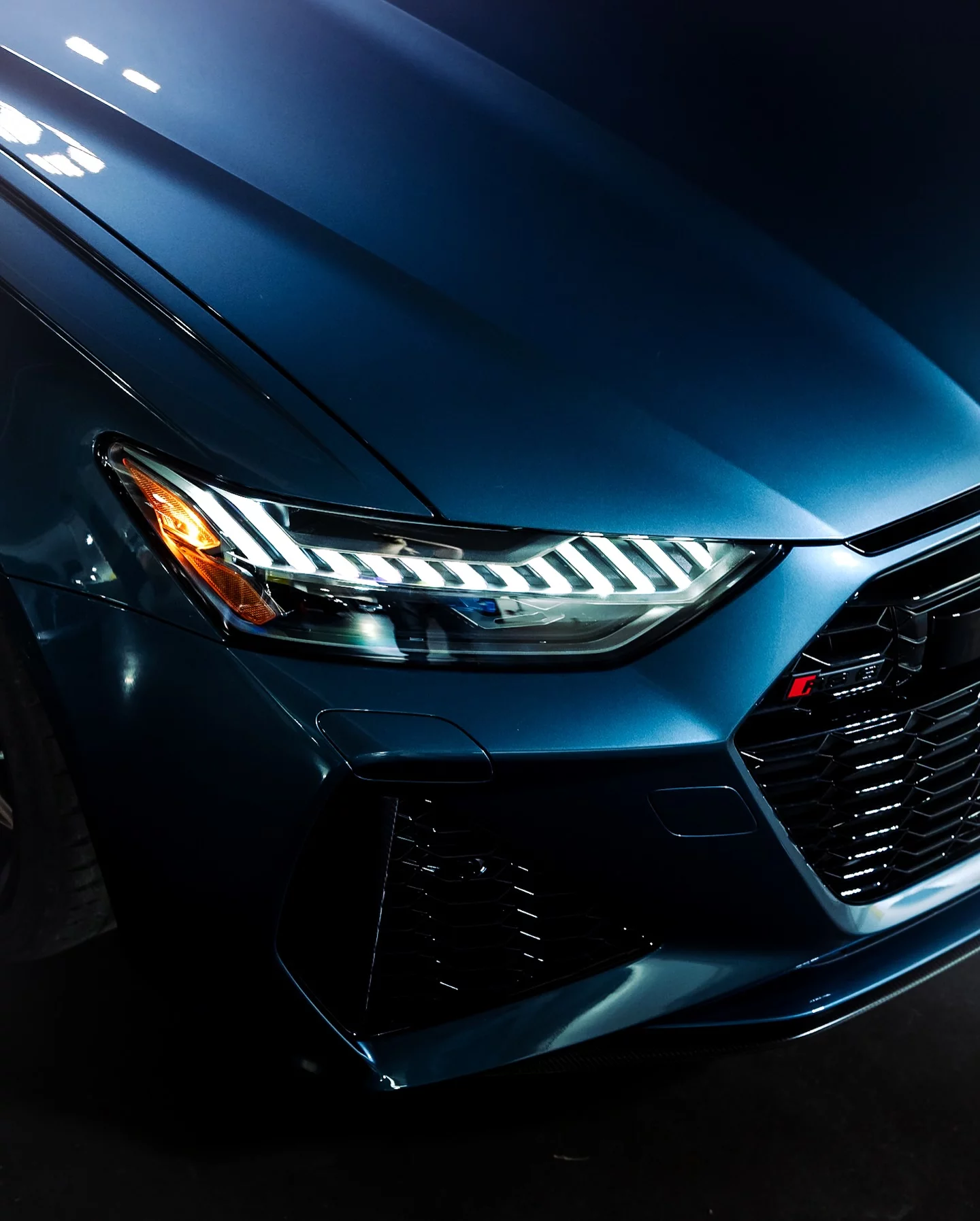 Utopia Blue Audi RS6 Avant