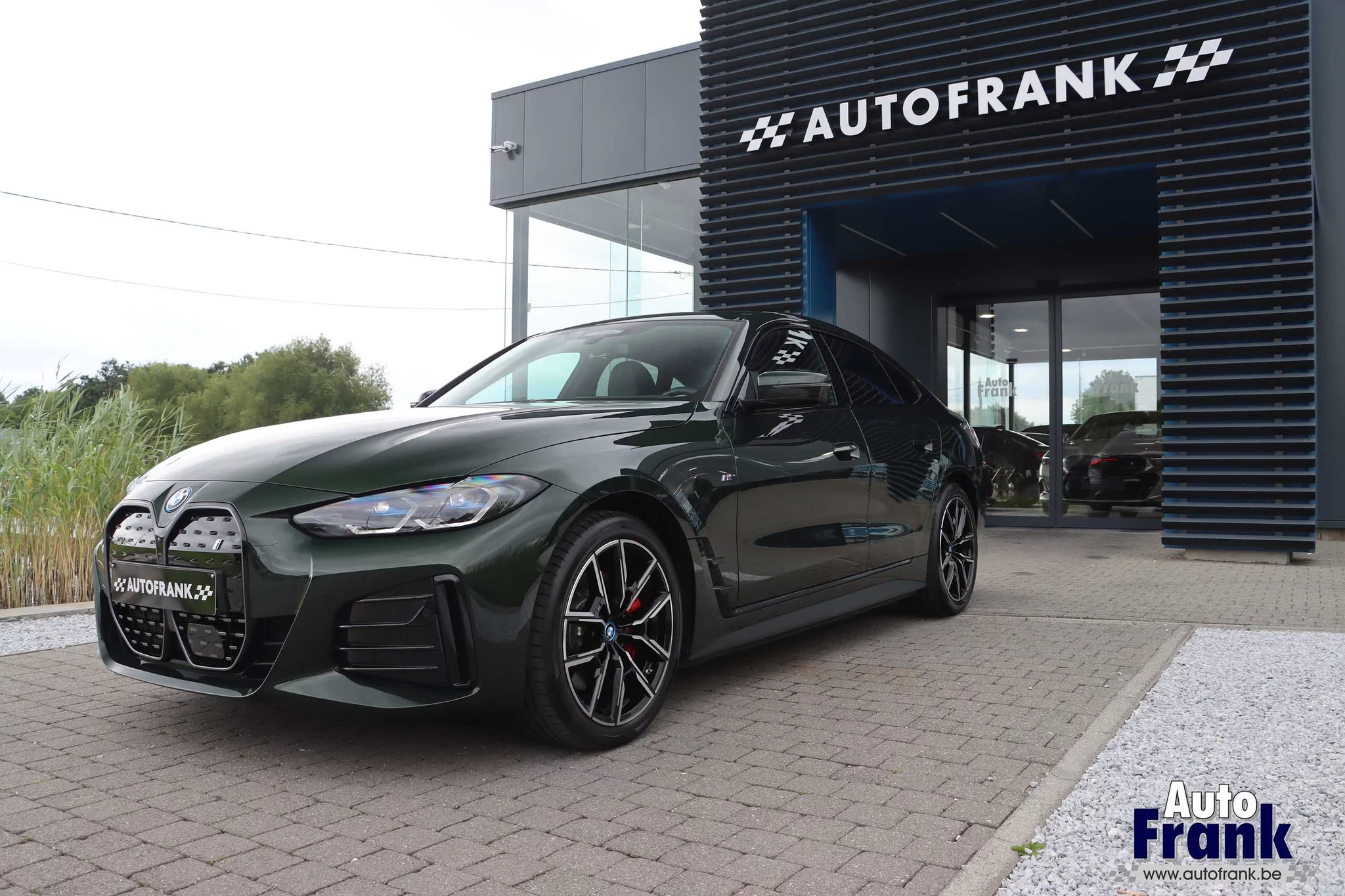 Sanremo Green BMW i4