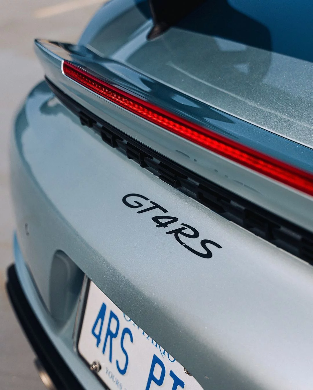 Azzurro Thetys Porsche 718 Cayman GT4 RS
