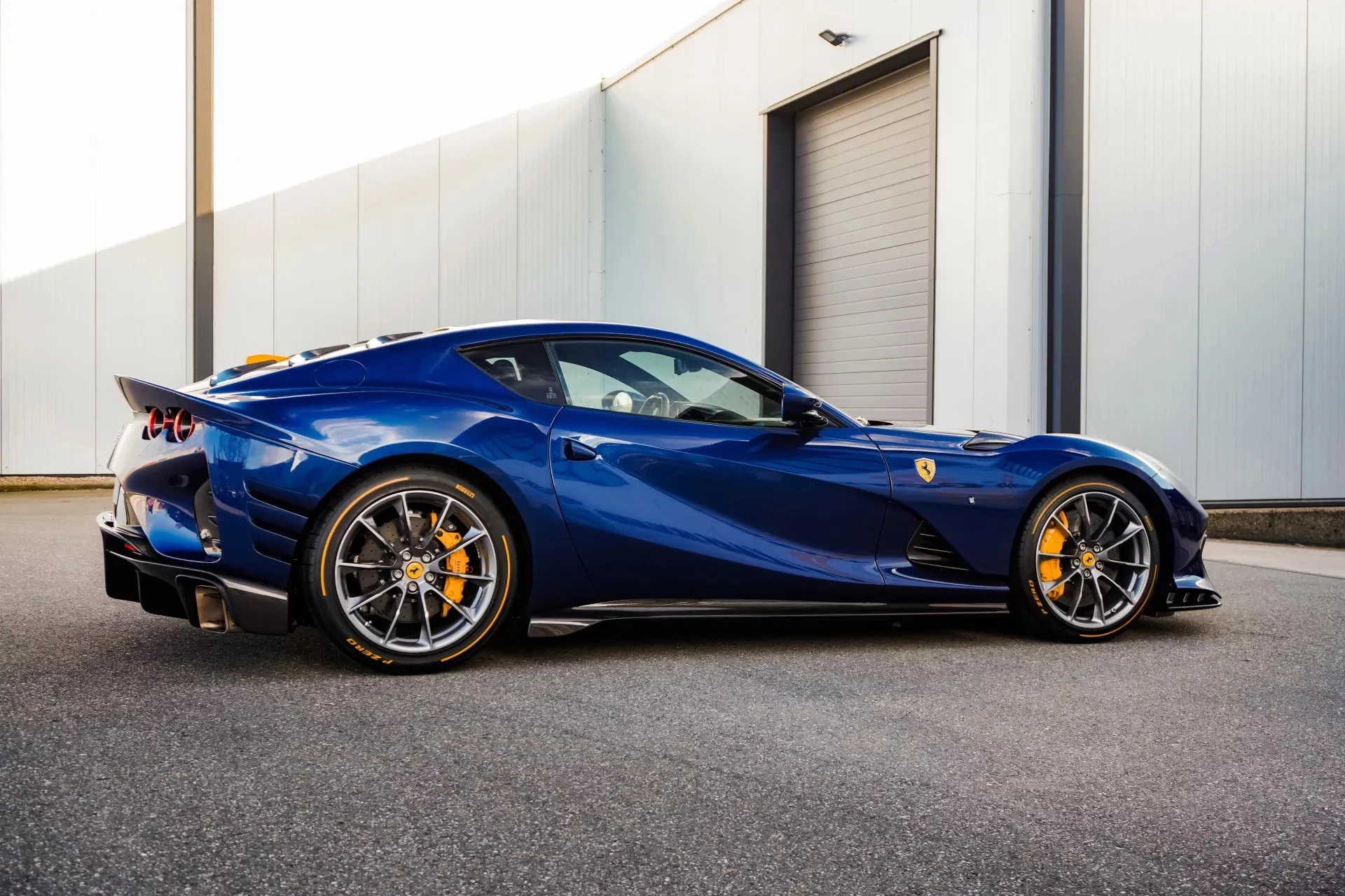 Blu Tour de France 70 Ferrari 812