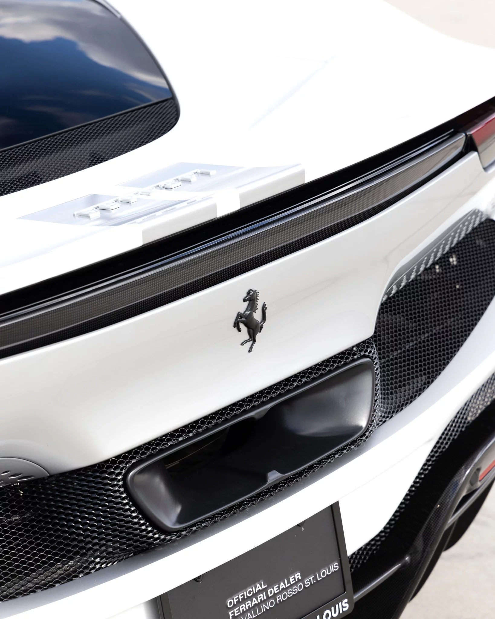 Bianco Cervino Ferrari 296