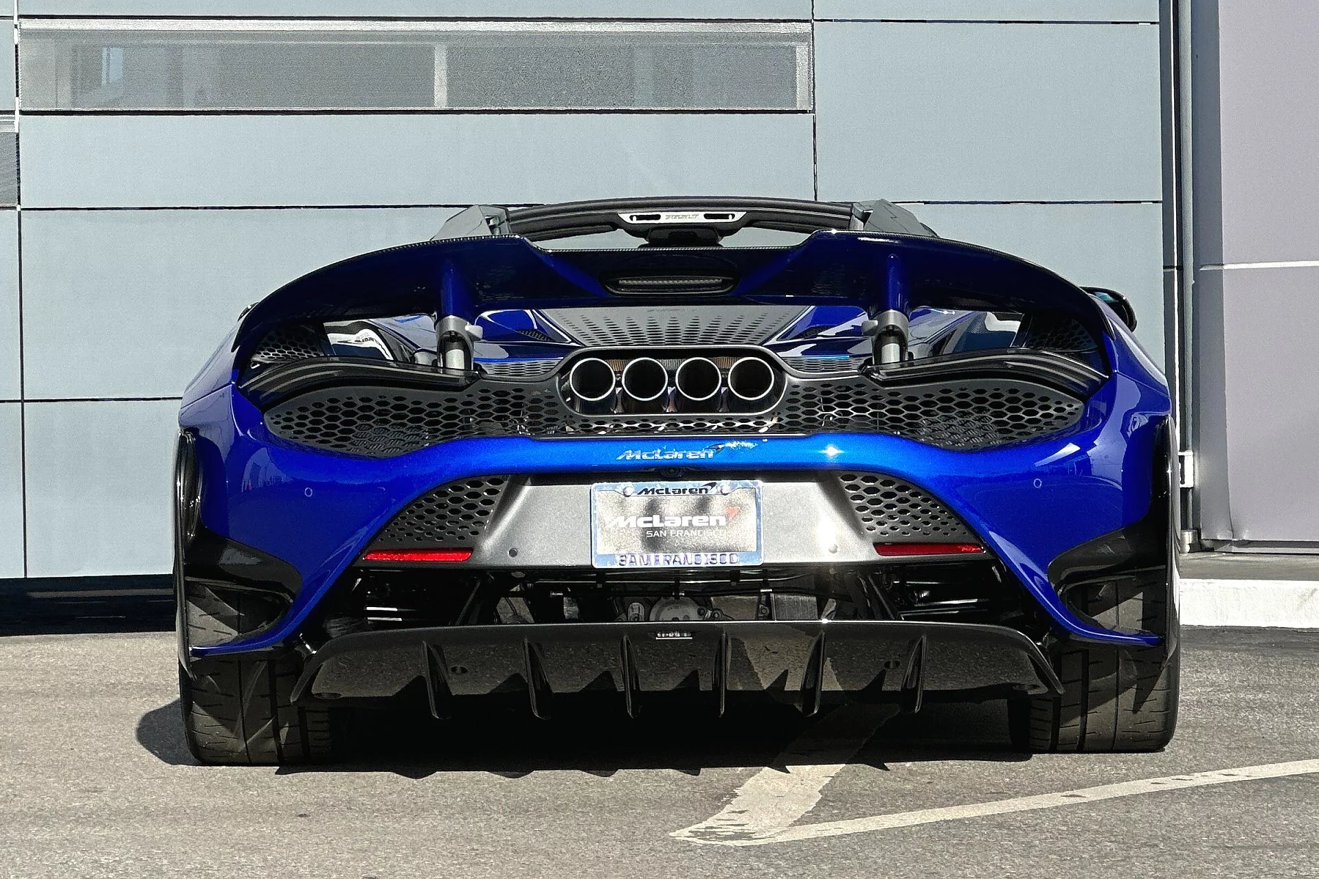 Ludus Blue McLaren 765LT