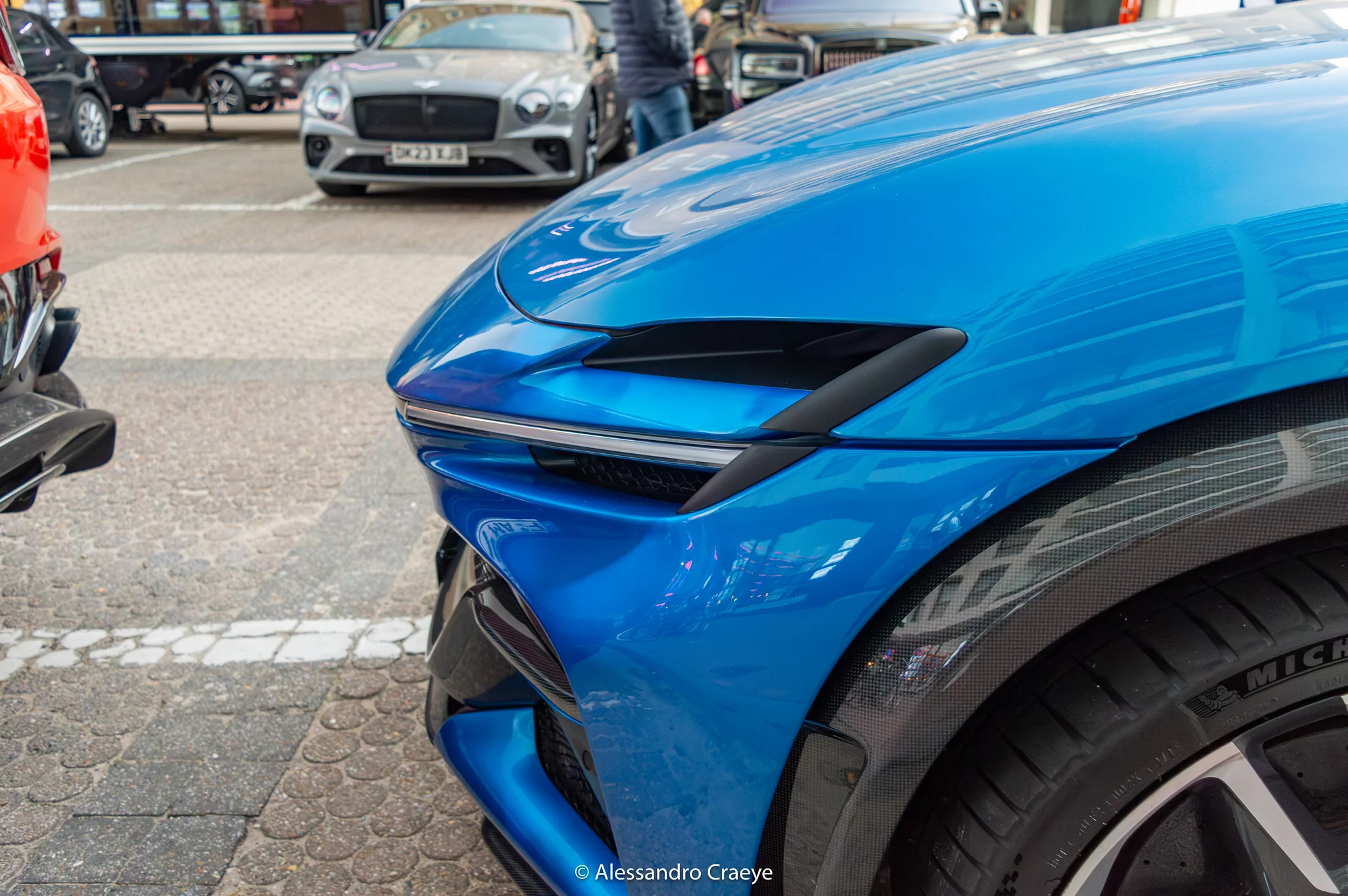 Blu Corsa Ferrari Purosangue