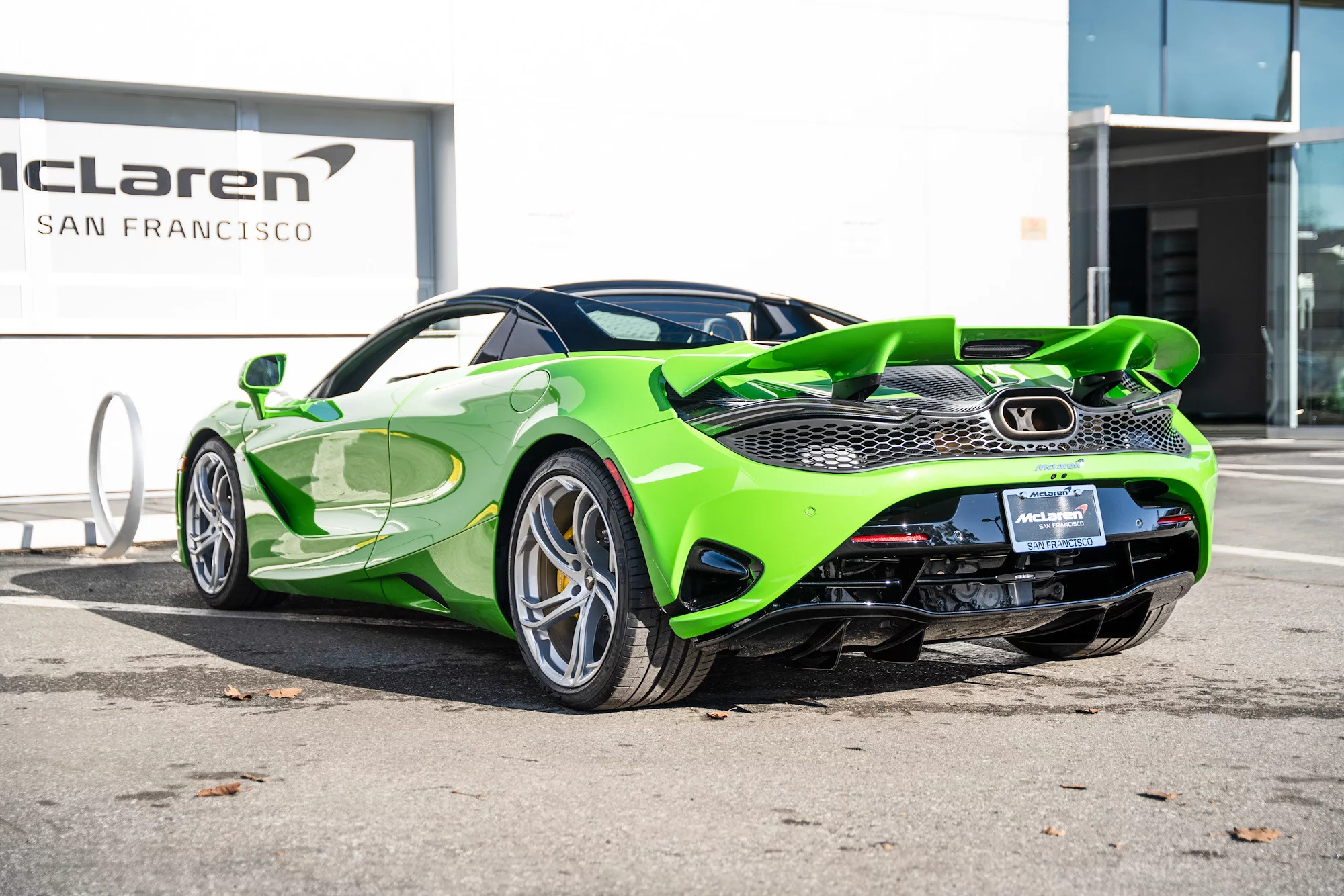 Mantis Green McLaren 750S