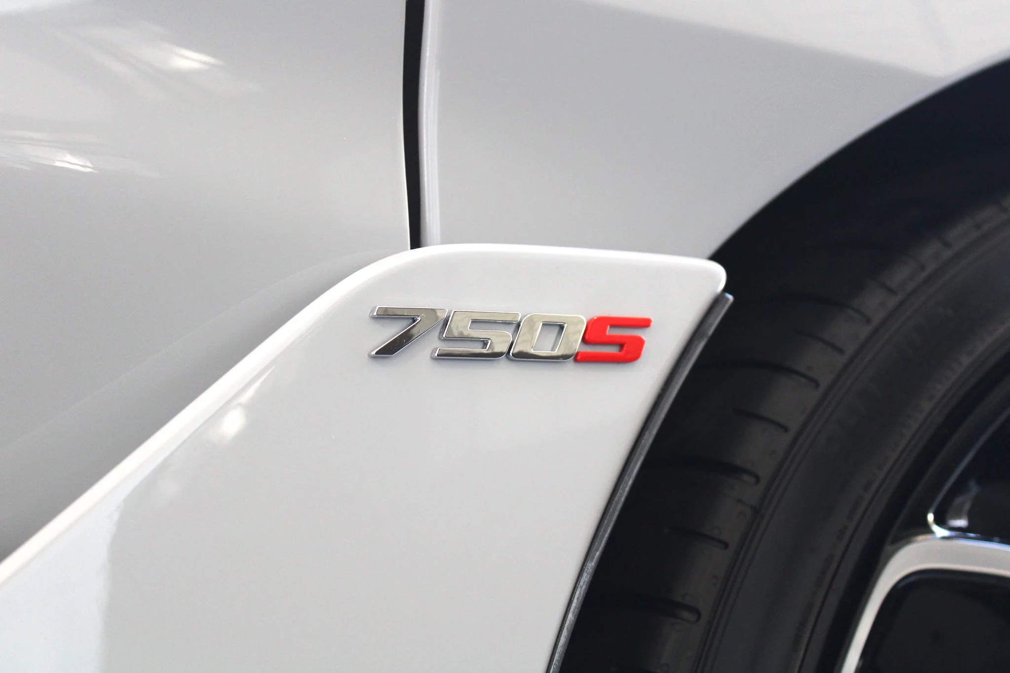 Cirrus Grey McLaren 750S