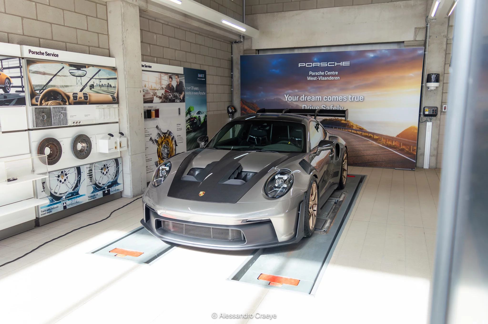 Stone Grey Metallic Porsche 911 GT3 RS