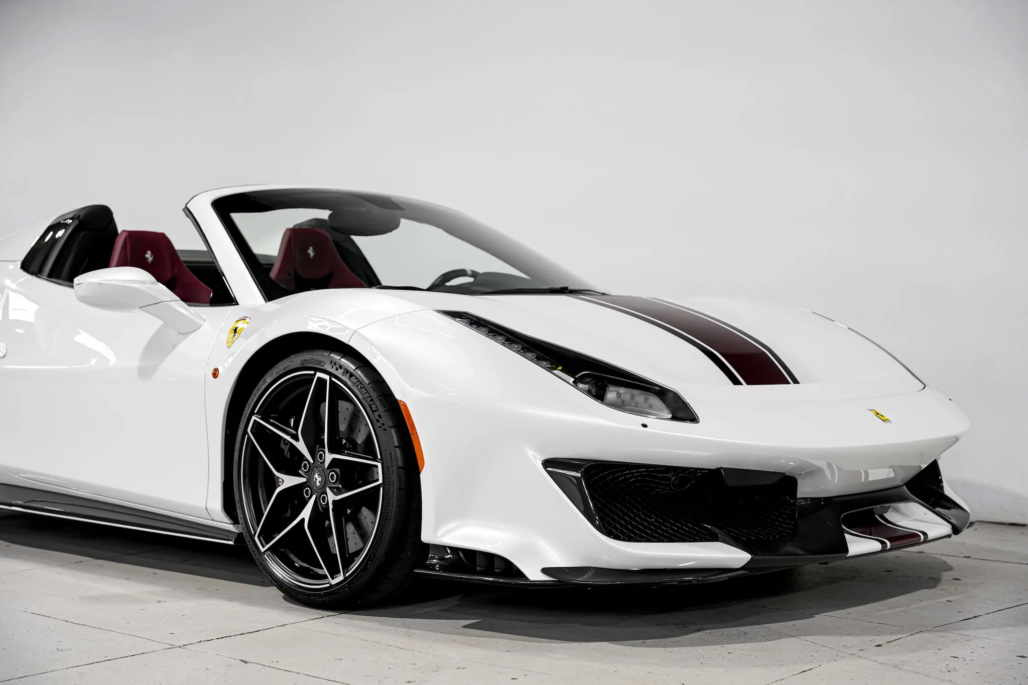 Bianco Sanae Ferrari 488