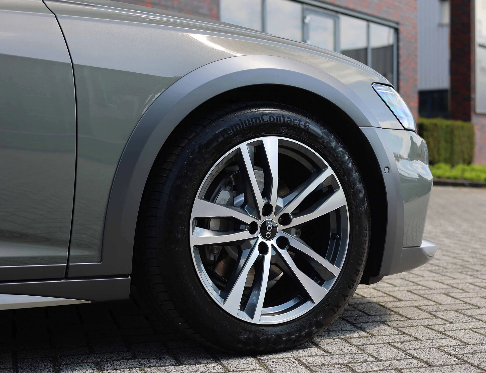 Chronos Grey Audi A6