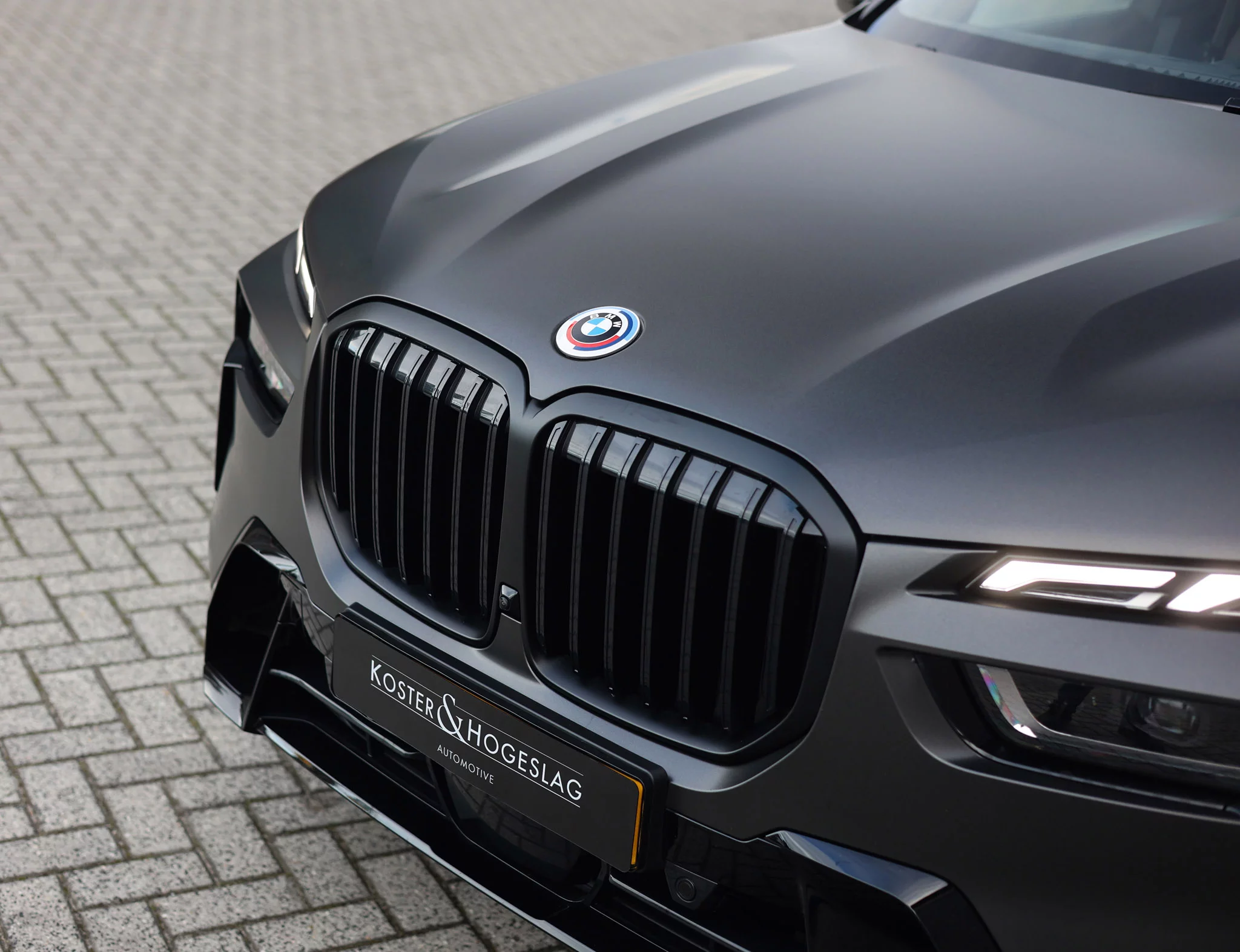 Frozen Deep Grey BMW X7