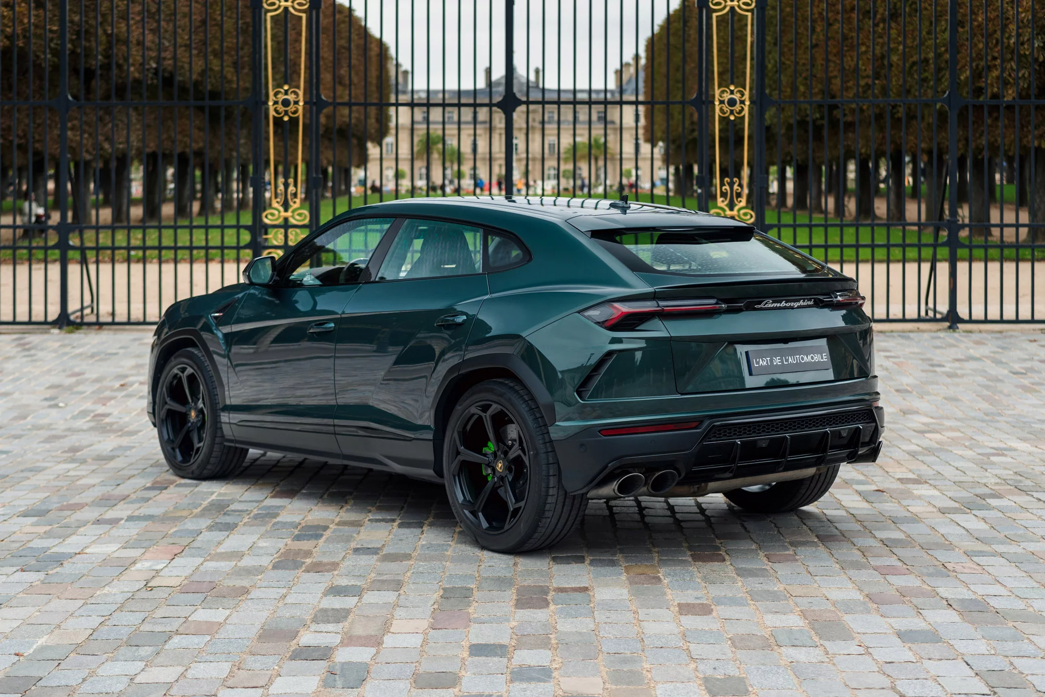 Verde Lares Lamborghini Urus