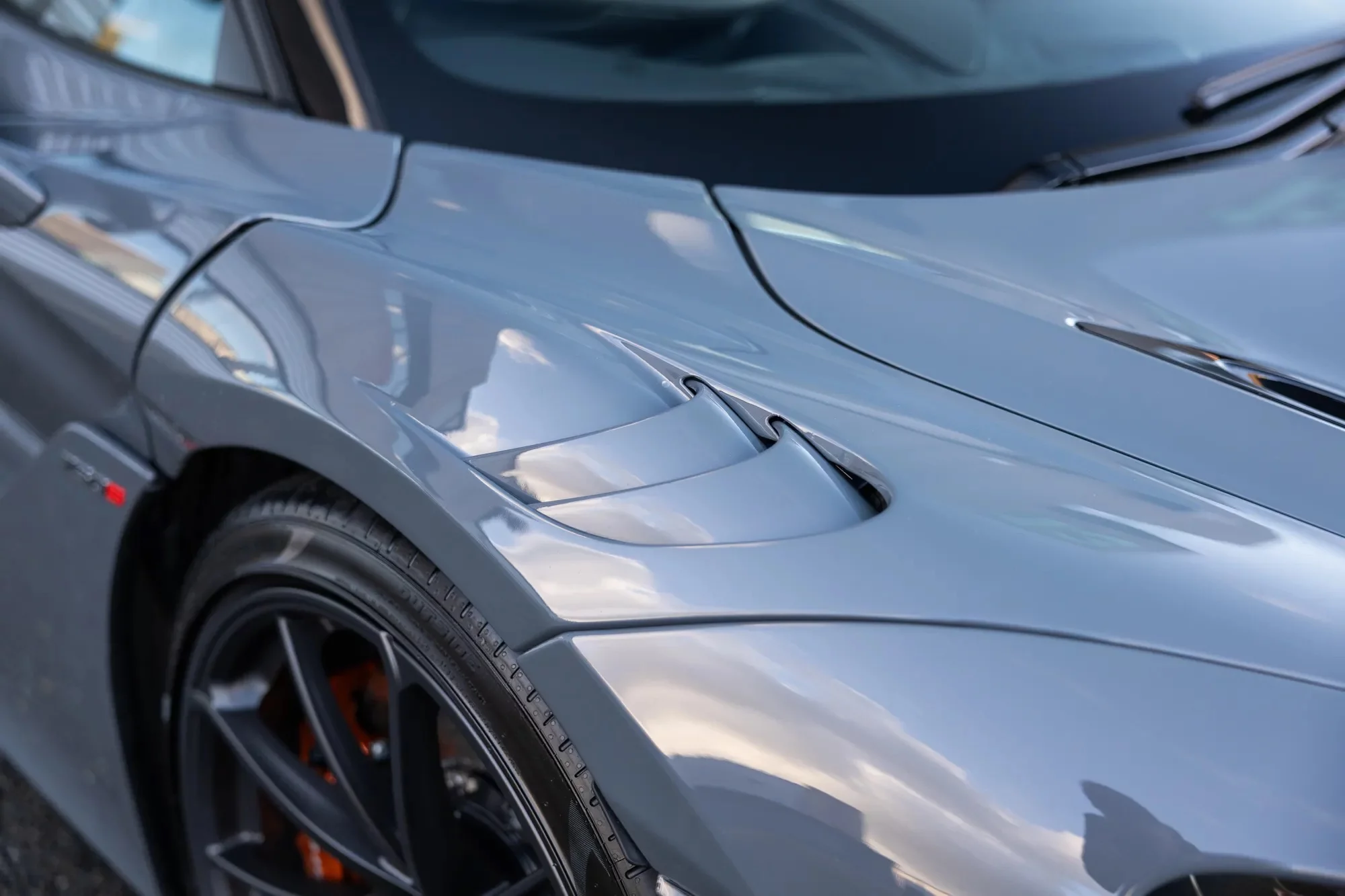 Chicane Grey McLaren 750S