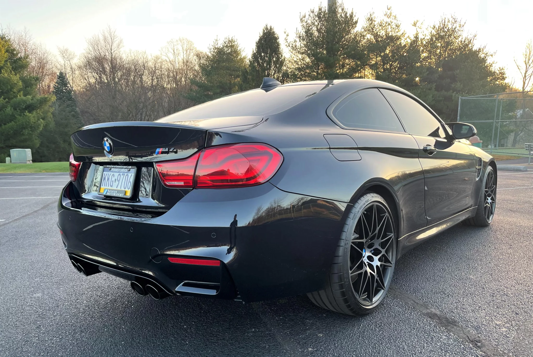 Azurite Black BMW M4