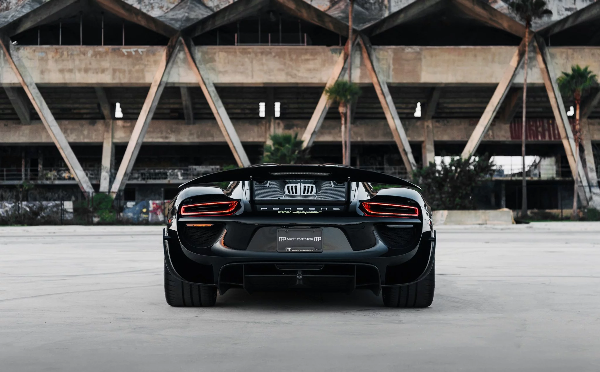 Black Porsche 918 Spyder