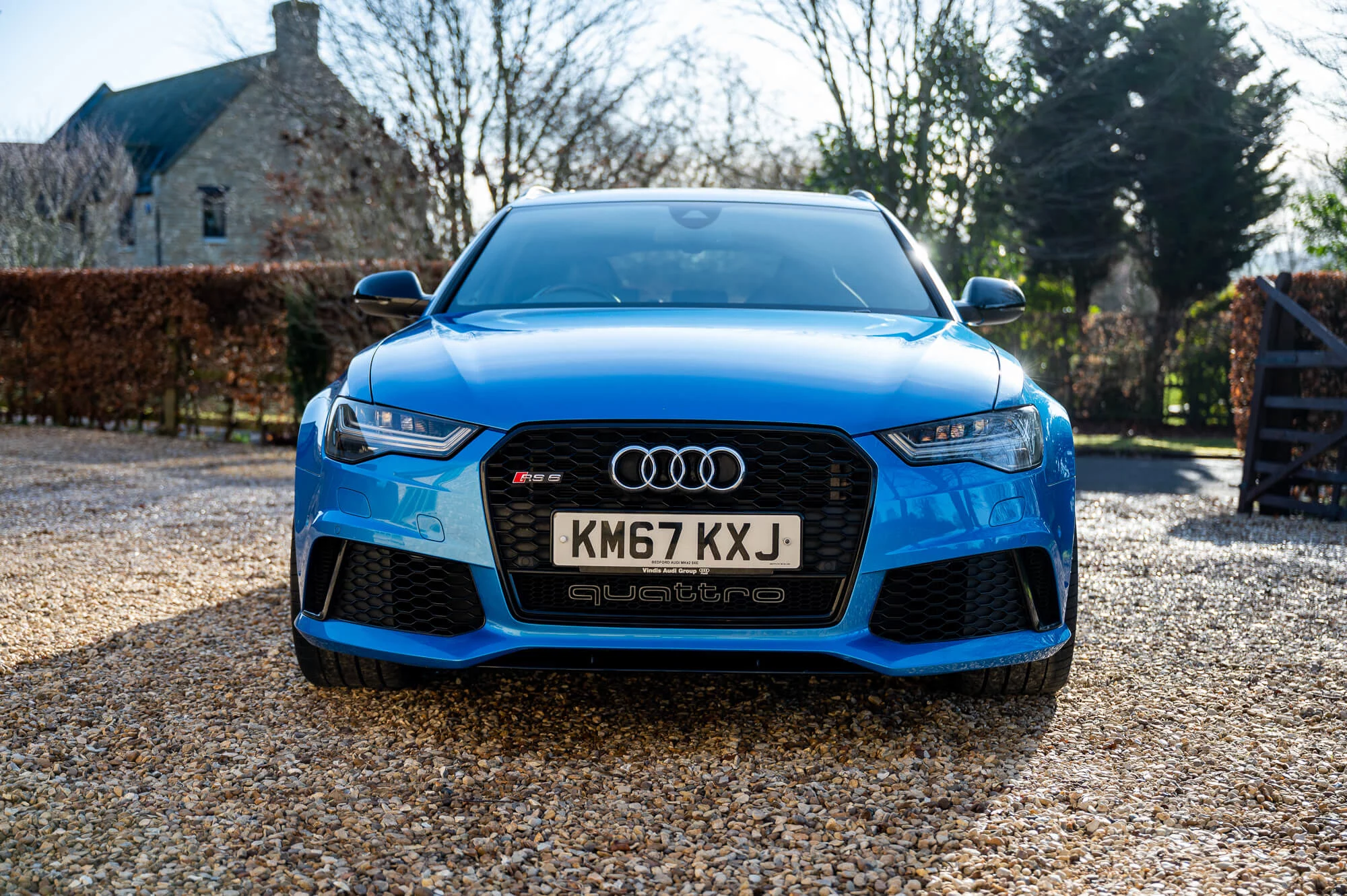 Ara Blue Audi RS6 Avant