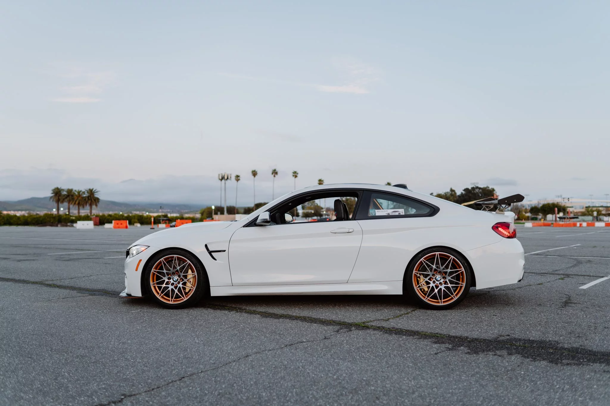Alpine White III BMW M4