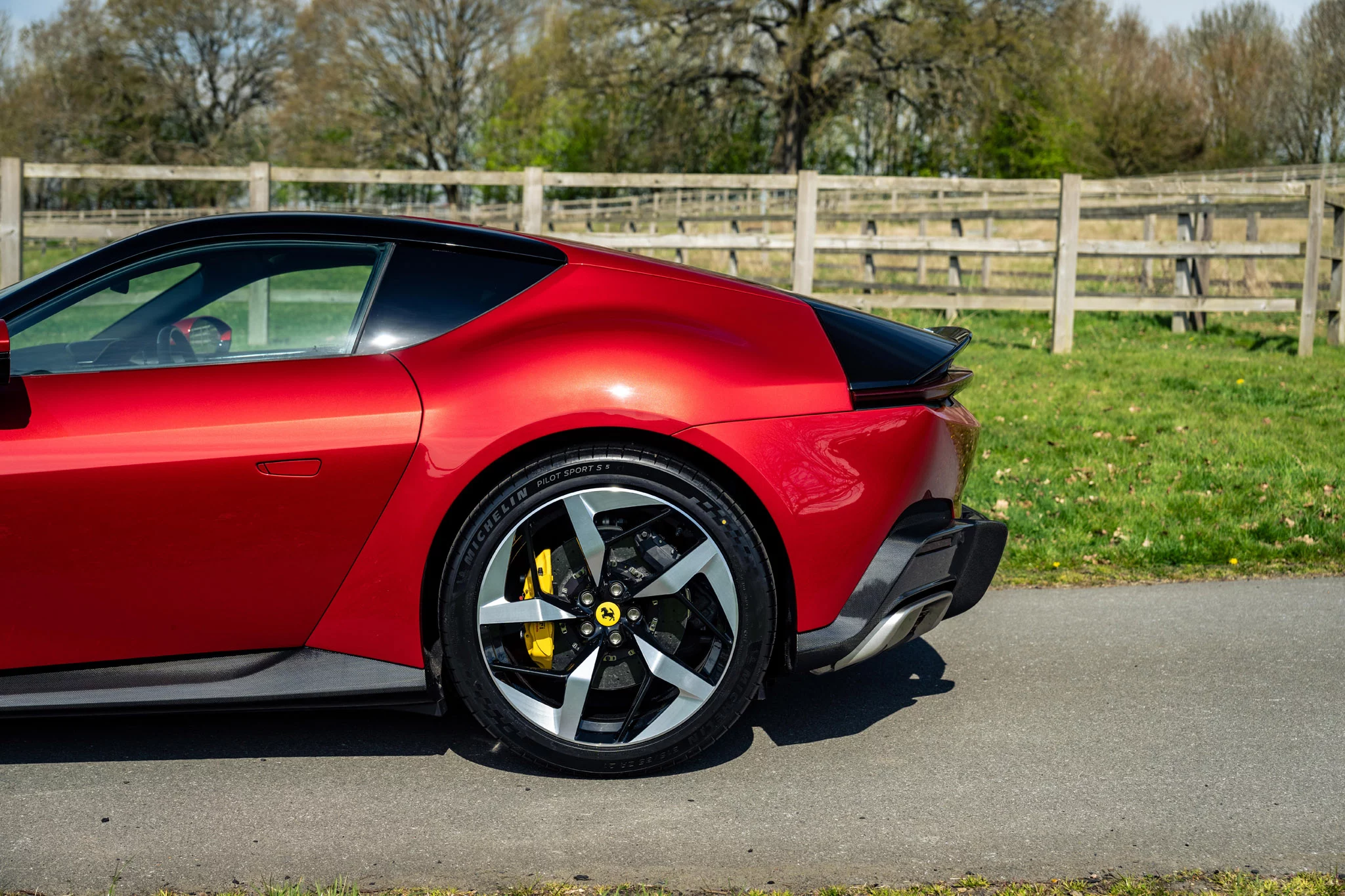 Rosso Imola Ferrari 12Cilindri