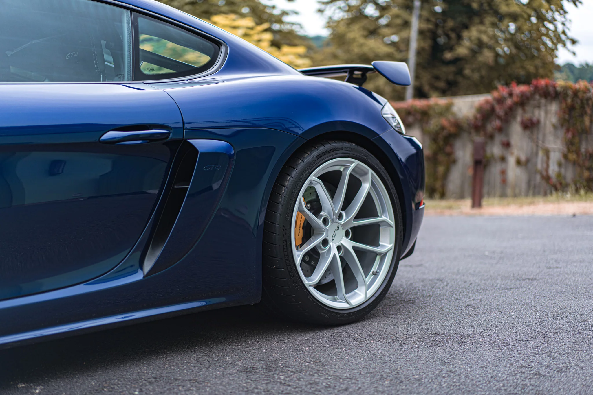 Gentian Blue Metallic Porsche 718 Cayman GT4
