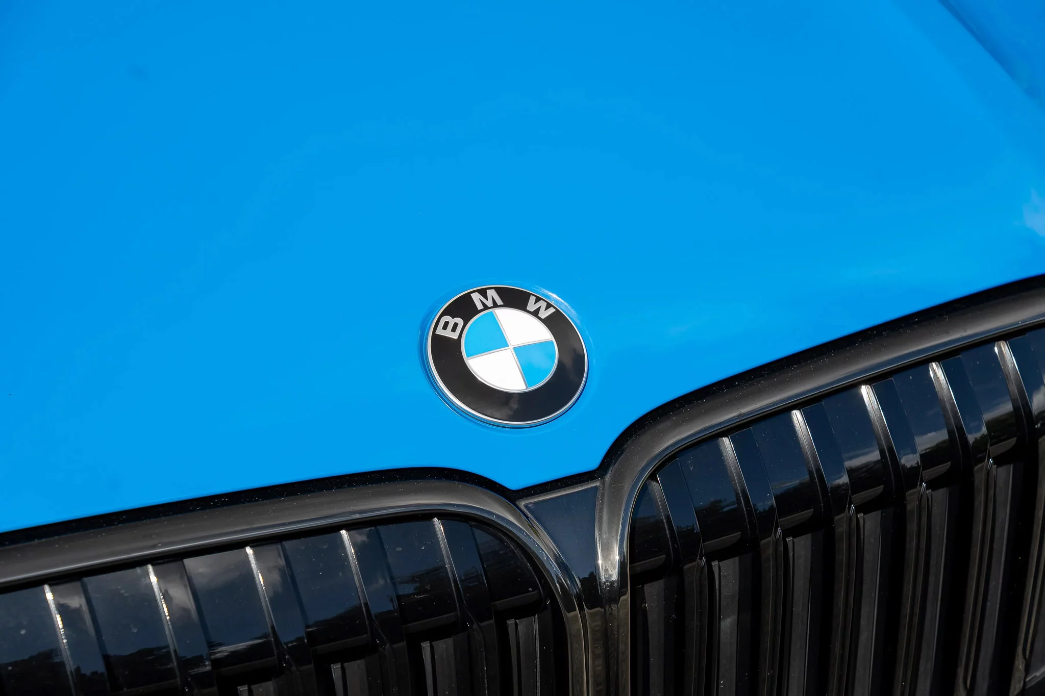 Voodoo Blue BMW 7 Series