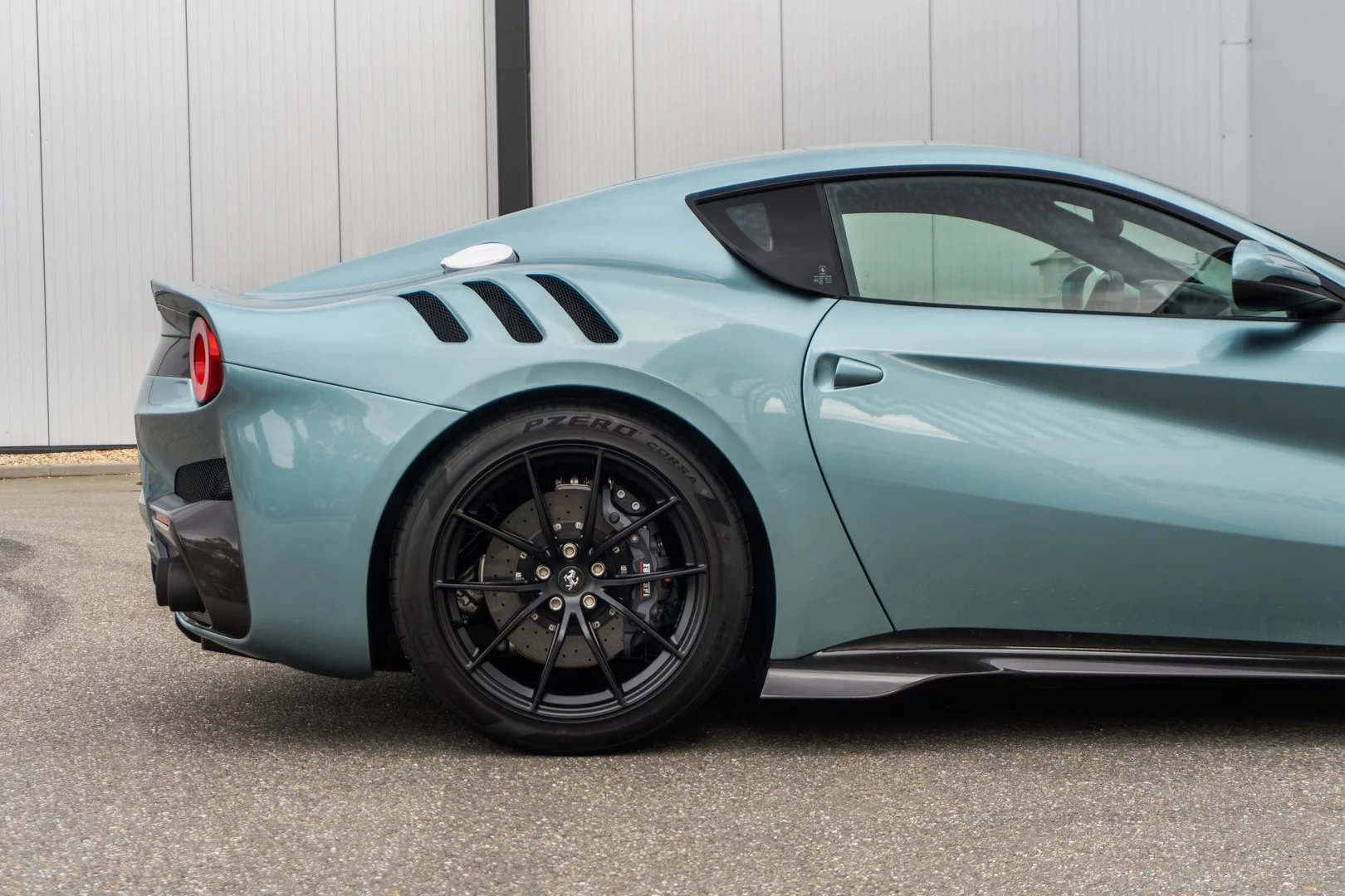Celeste Ferrari F12