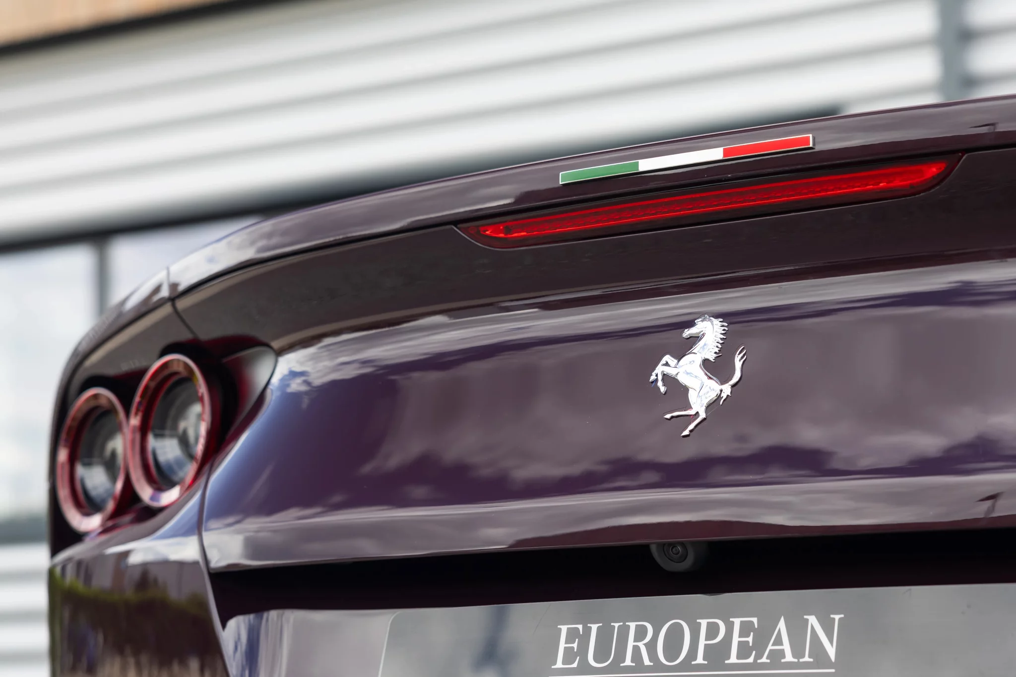Vinaccia Ferrari 812
