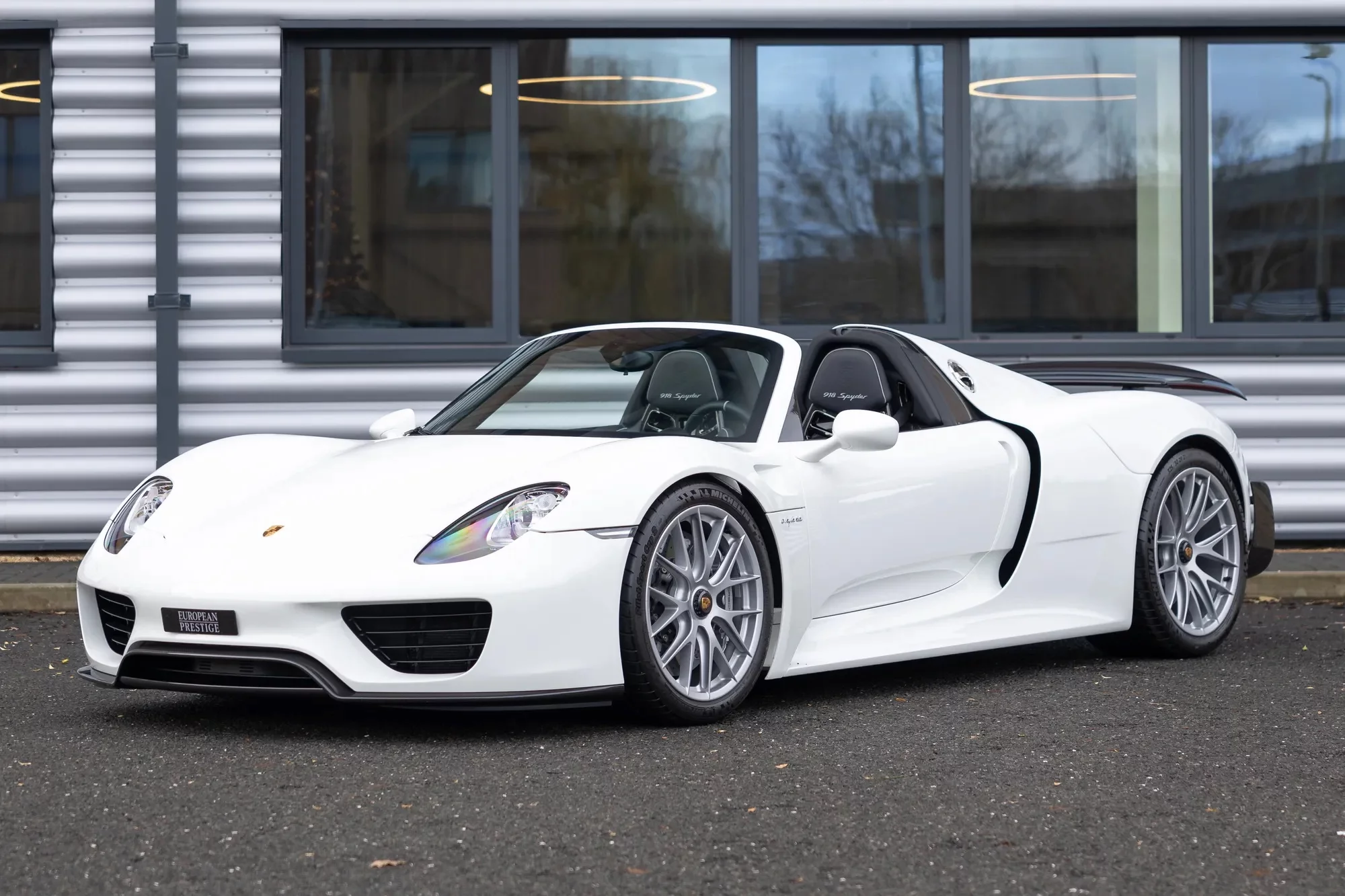 Grand Prix White Porsche 918 Spyder
