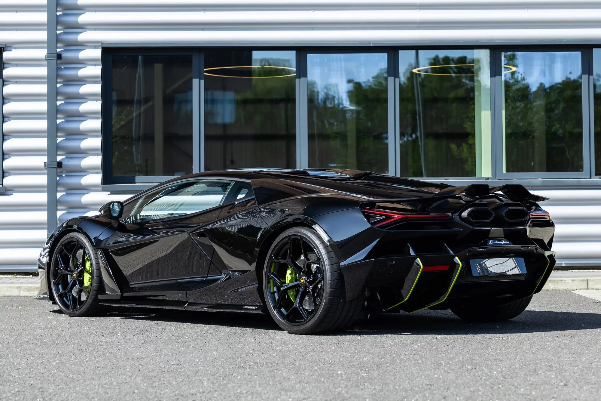 Nero Noctis Lamborghini Revuelto