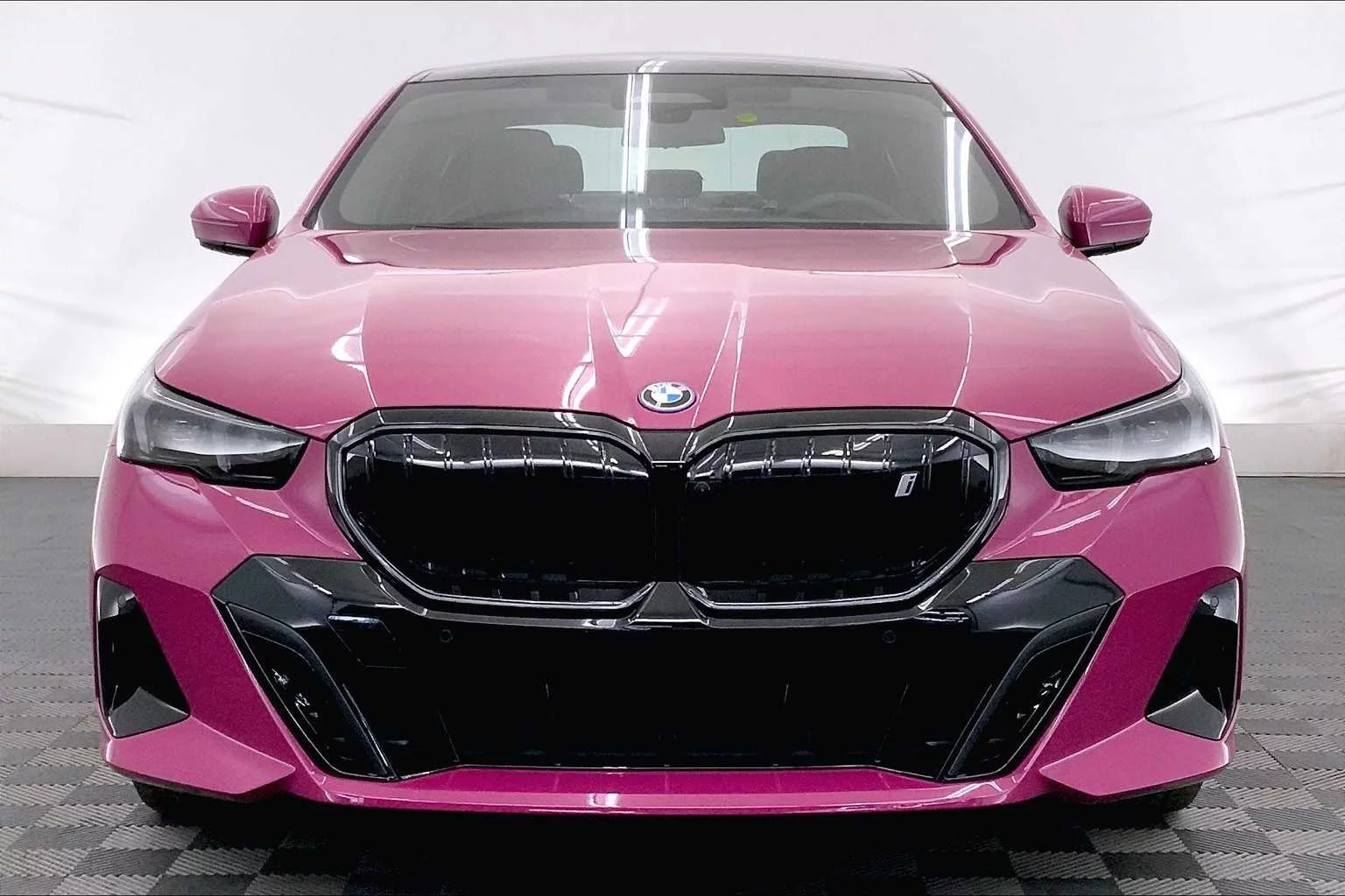 Ruby Star Neo BMW i5