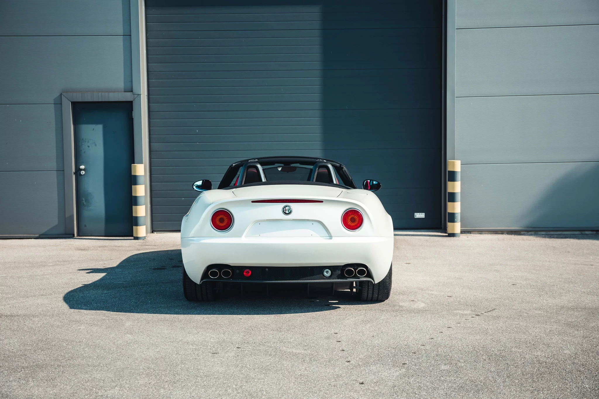 Bianco Madreperla Alfa Romeo 8C