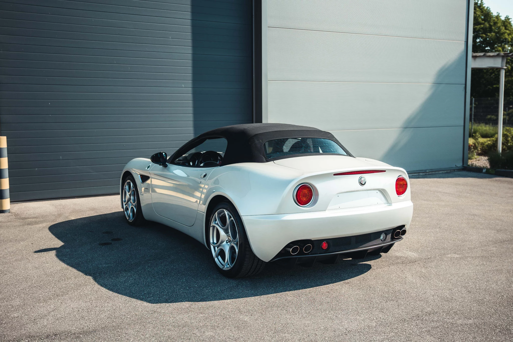 Bianco Madreperla Alfa Romeo 8C