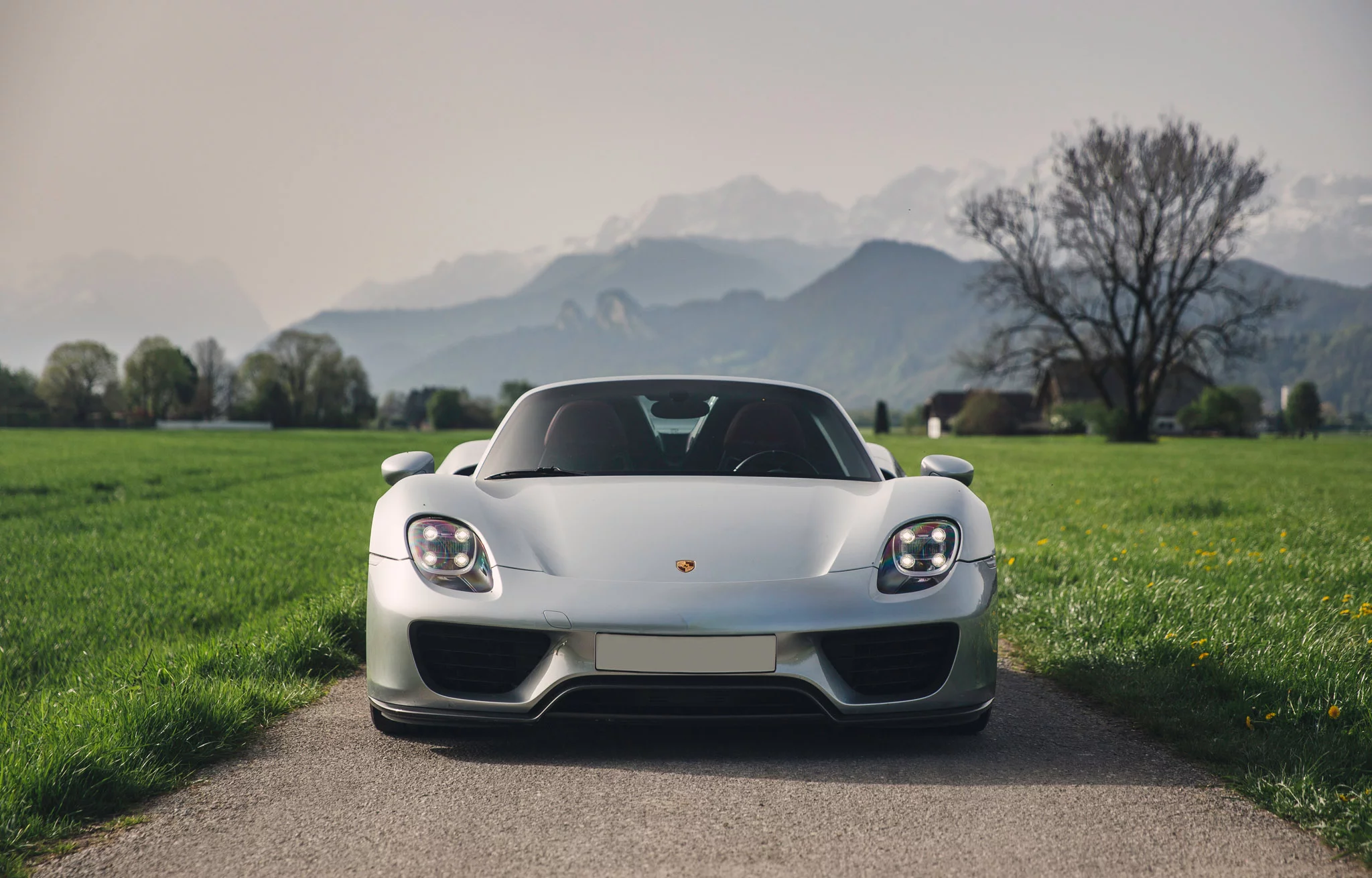Rhodium Silver Metallic Porsche 918 Spyder