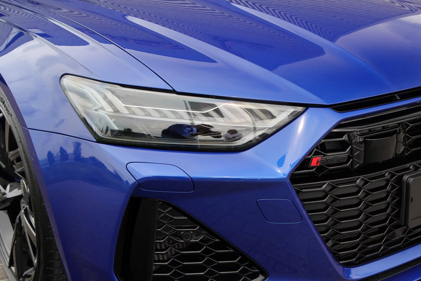 Ultra Blue Audi RS6 Avant