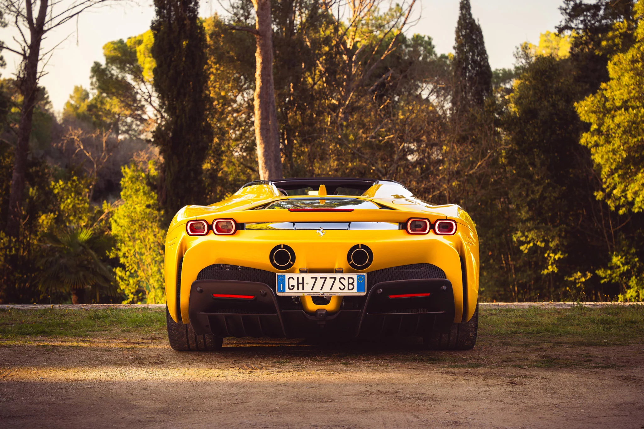 Giallo Montecarlo Ferrari SF90