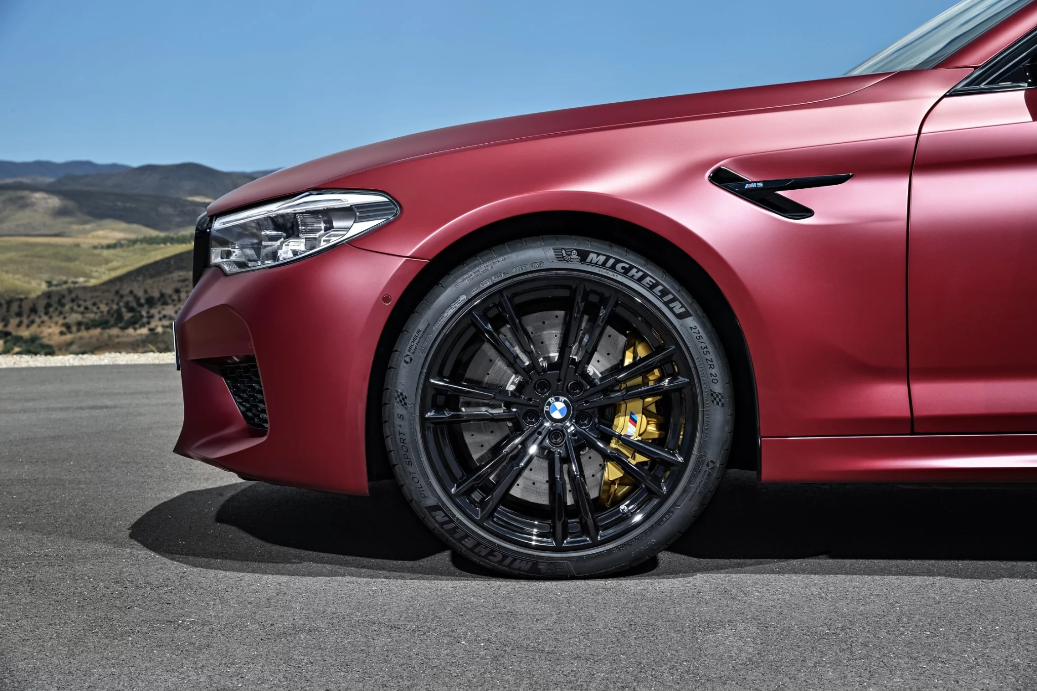 Frozen Dark Red BMW M5