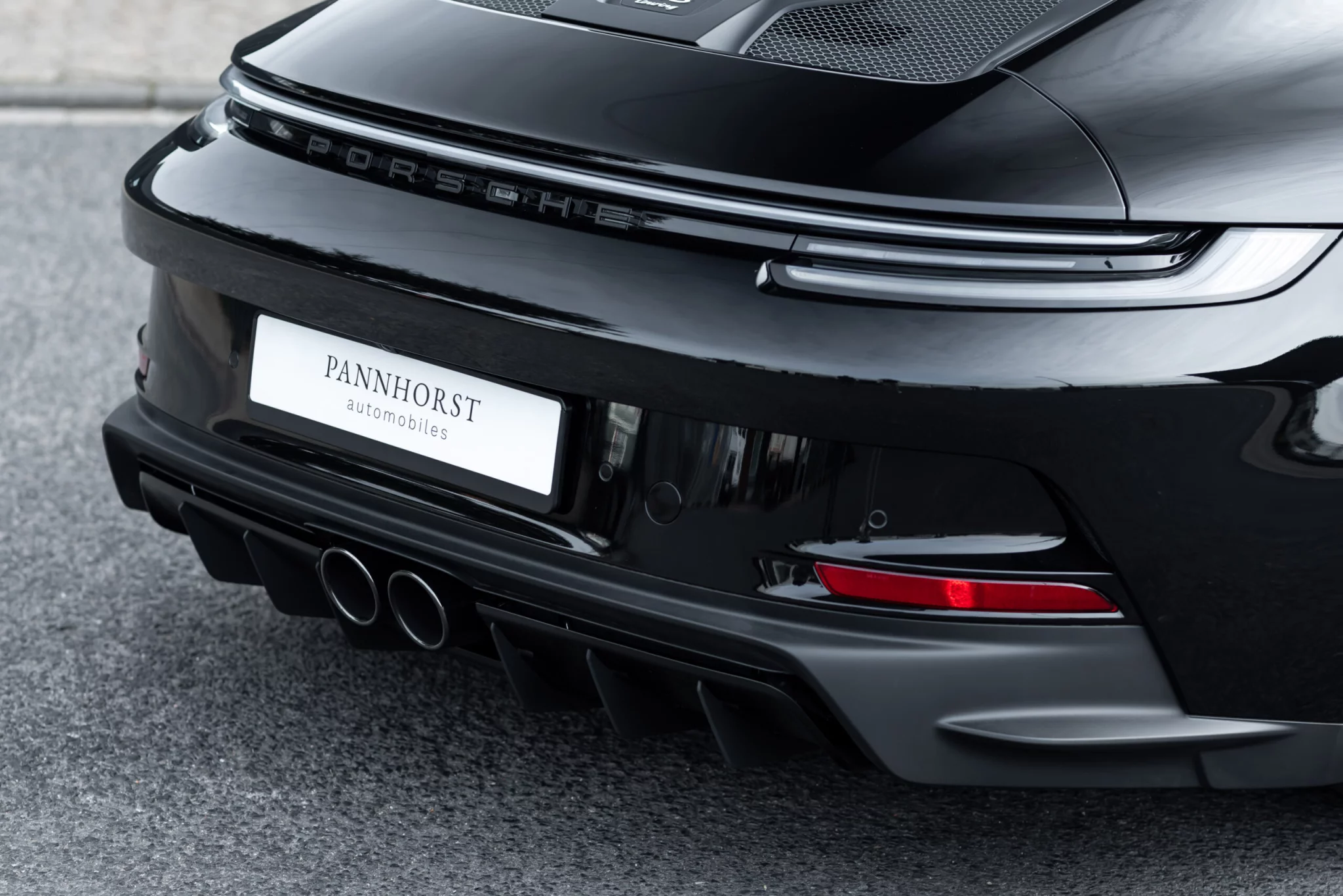 Black Porsche 911 GT3