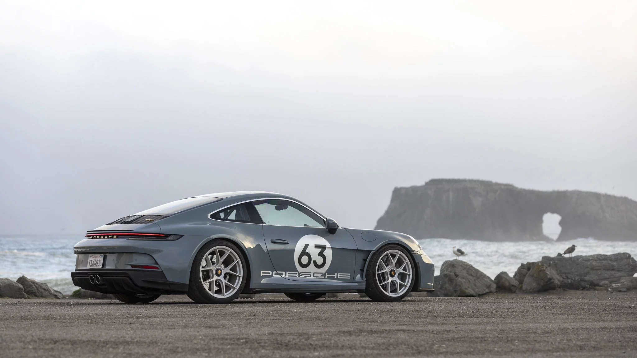 Shore Blue Metallic Porsche 911 S/T