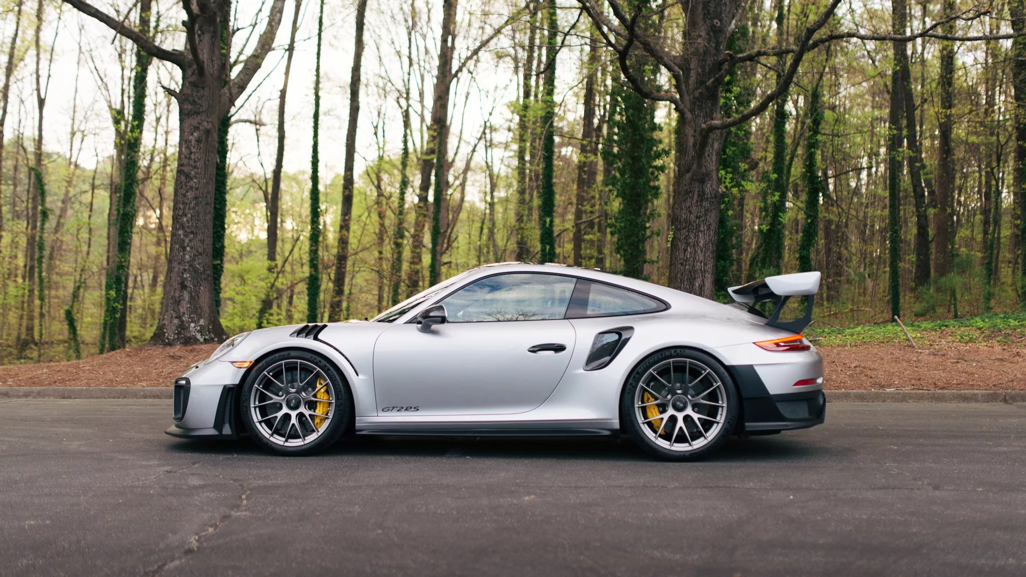 GT Silver Metallic Porsche 911 GT2 RS