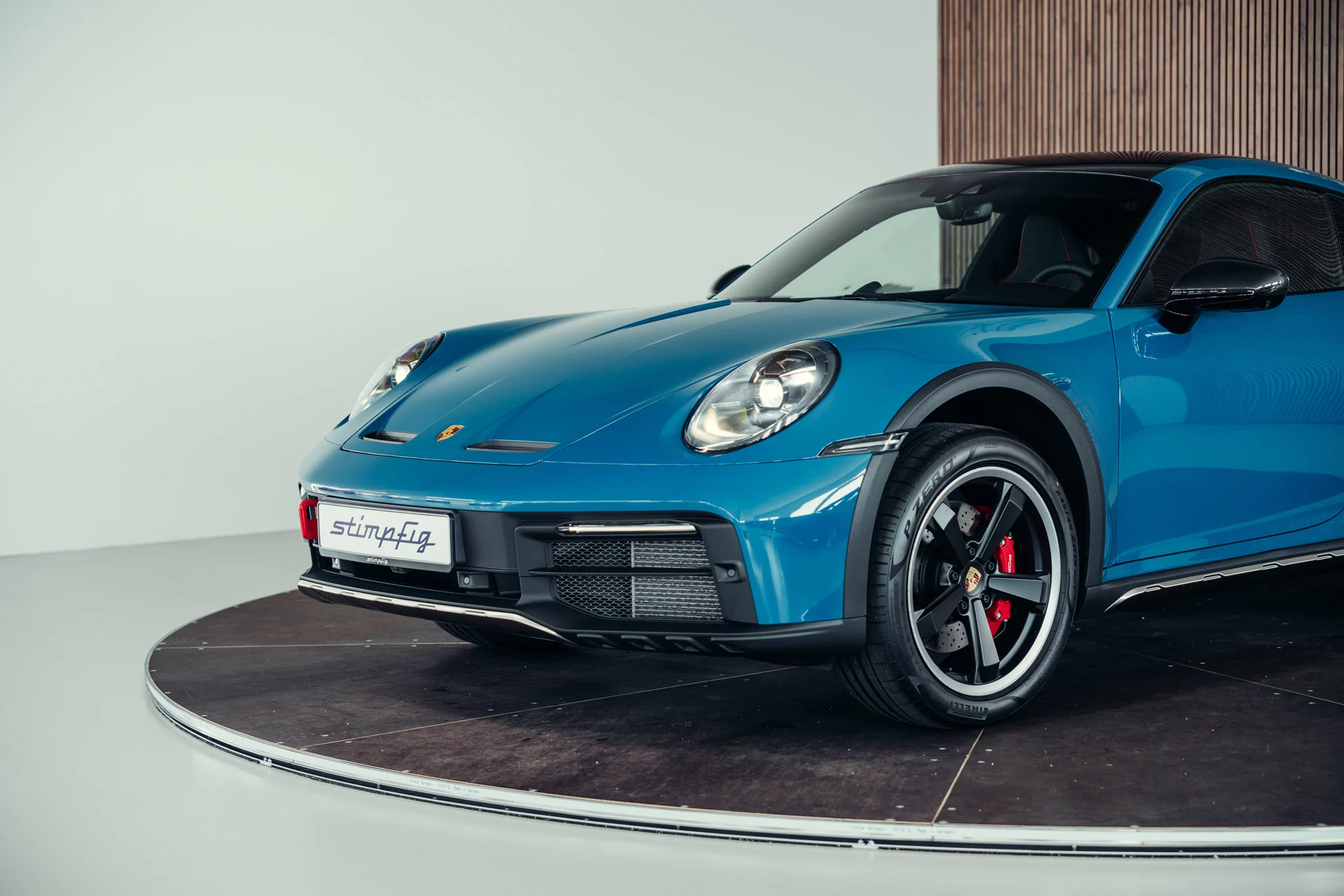 Oslo Blue Porsche 911 Dakar