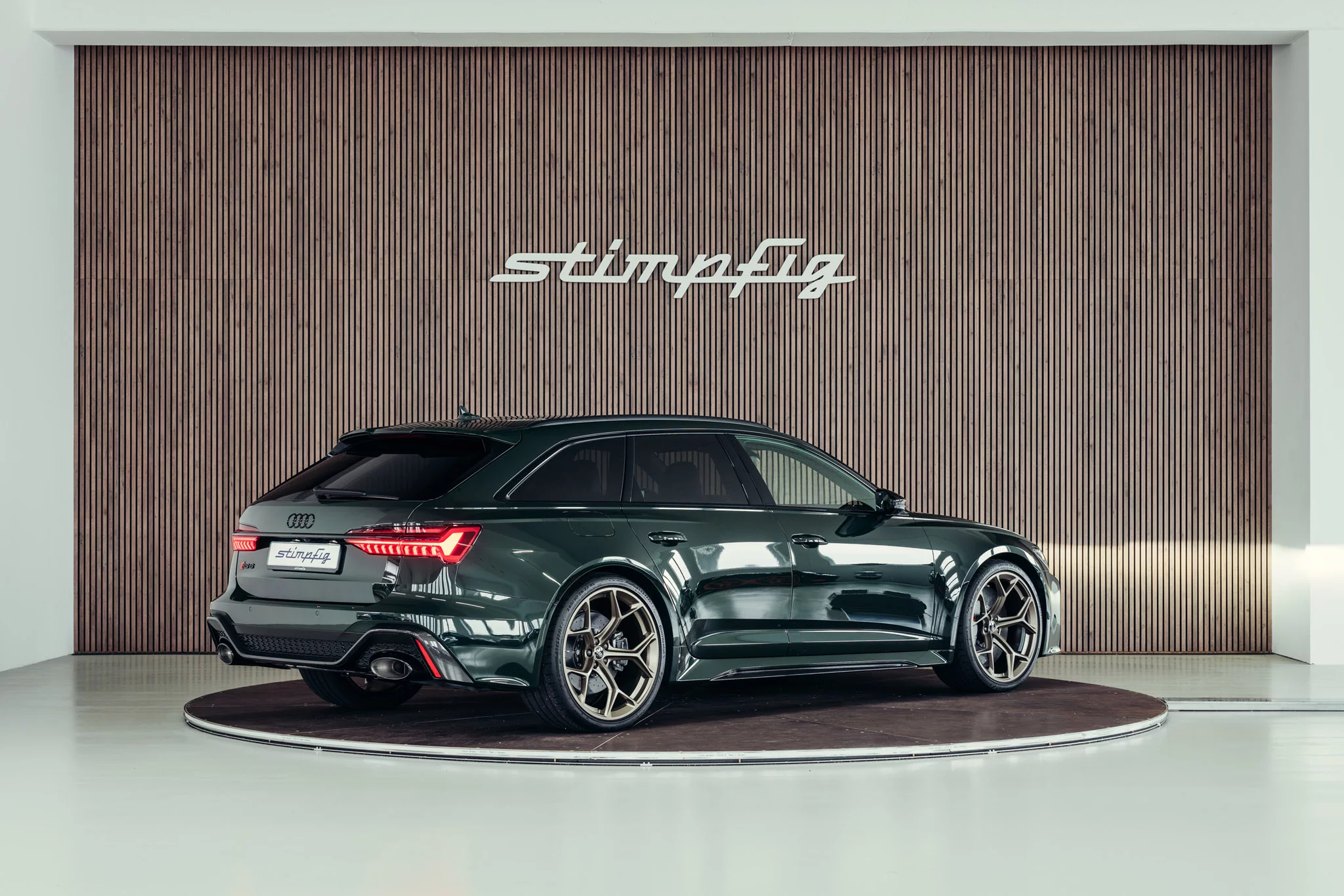 British Racing Green Audi RS6 Avant