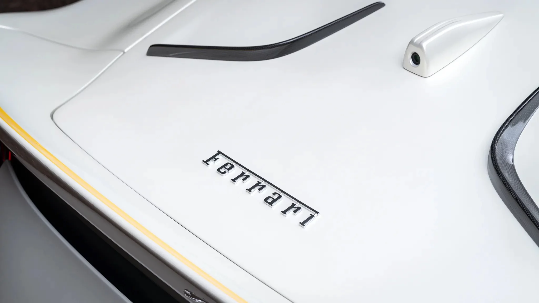 Bianco Italia Ferrari 812