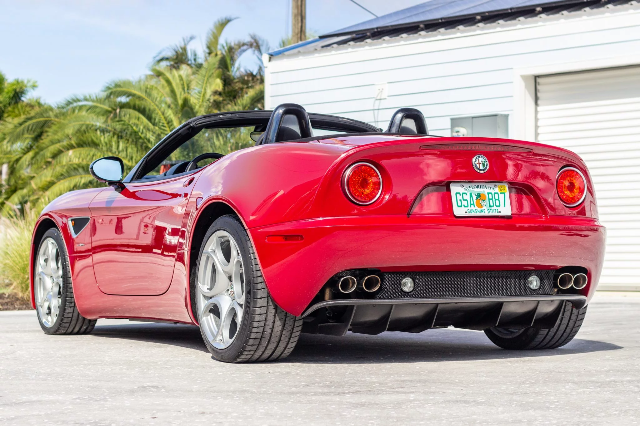 Rosso Alfa Alfa Romeo 8C