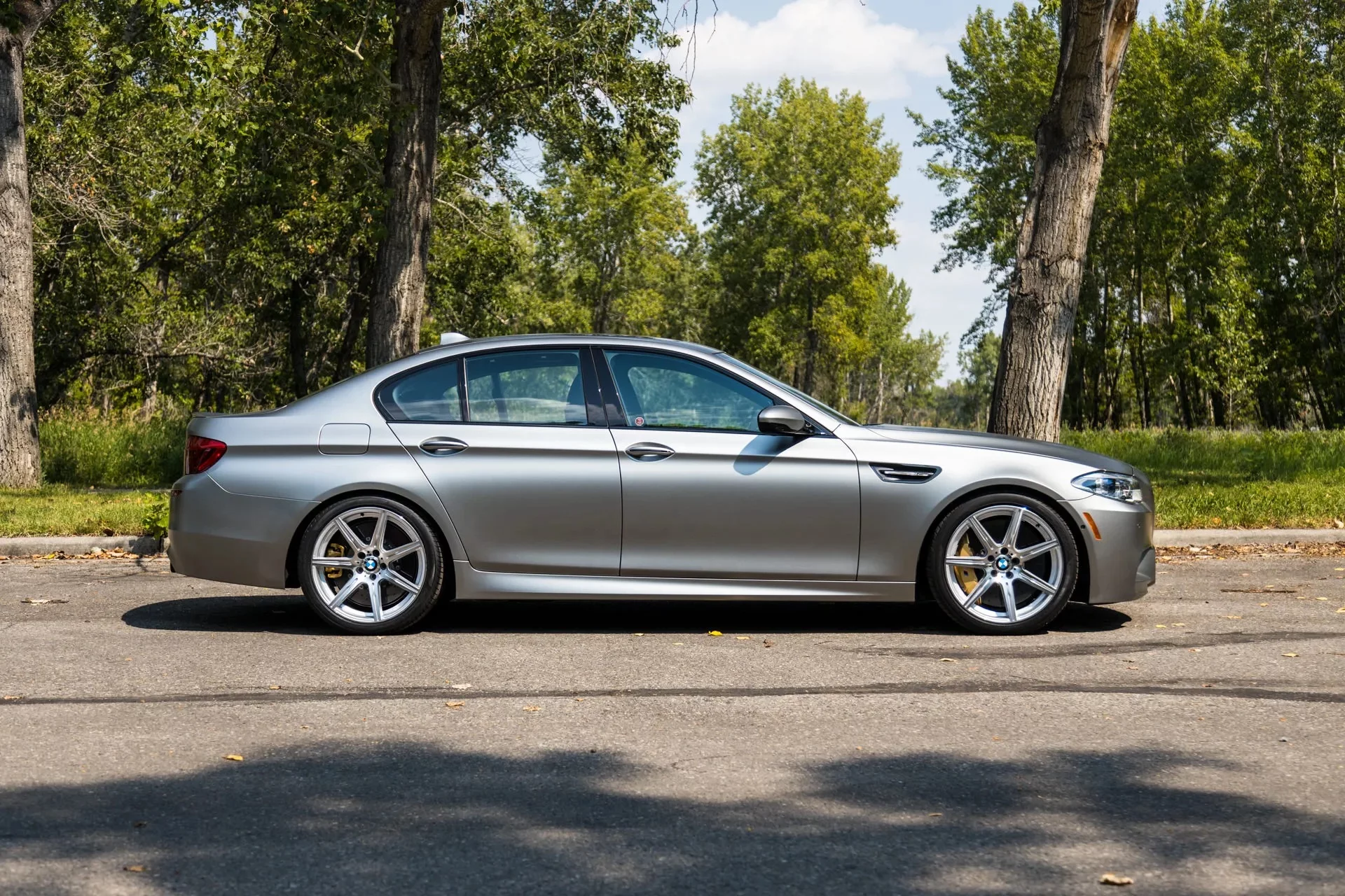 Frozen Dark Silver BMW M5