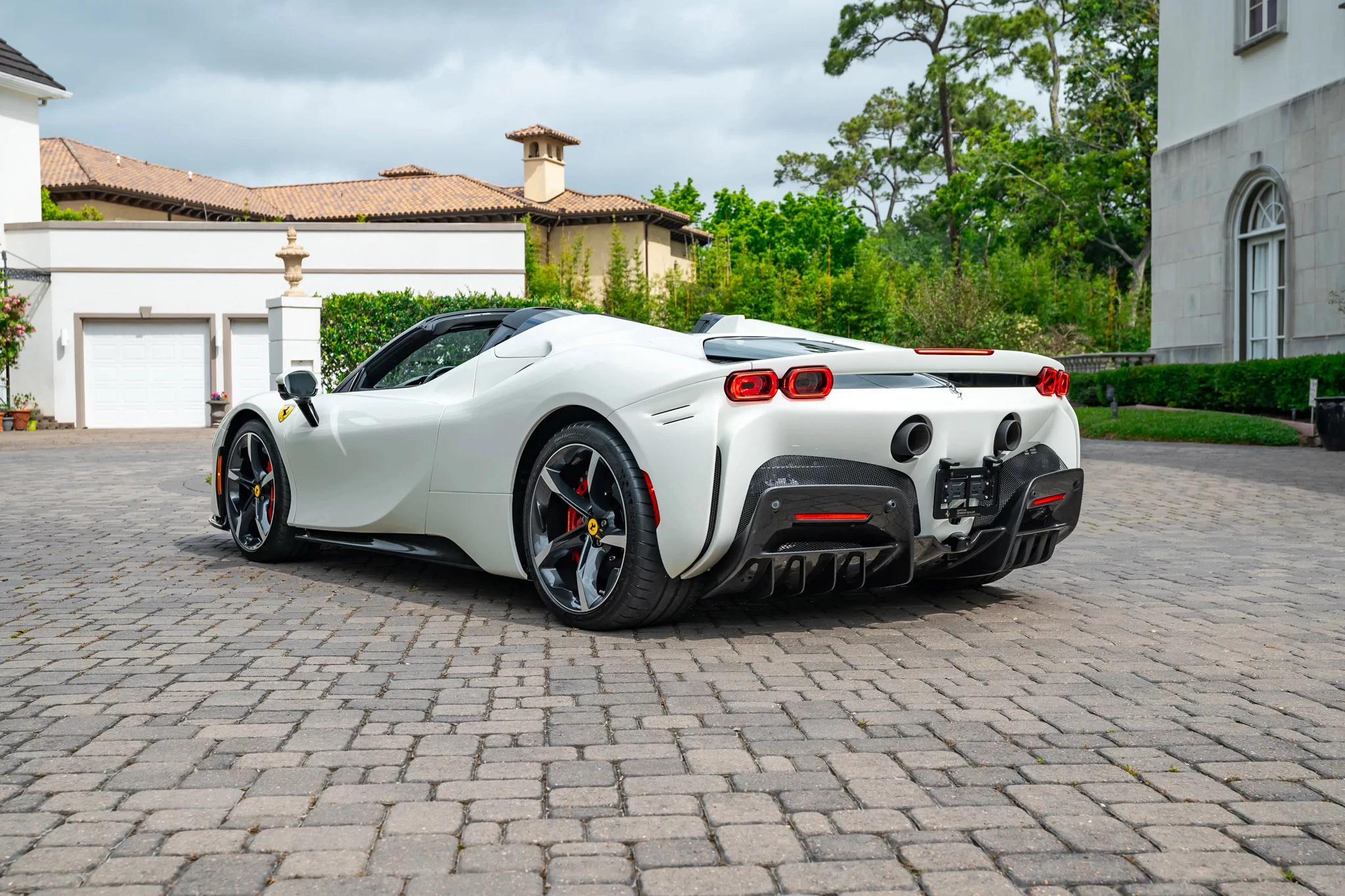 Bianco Avus Ferrari SF90