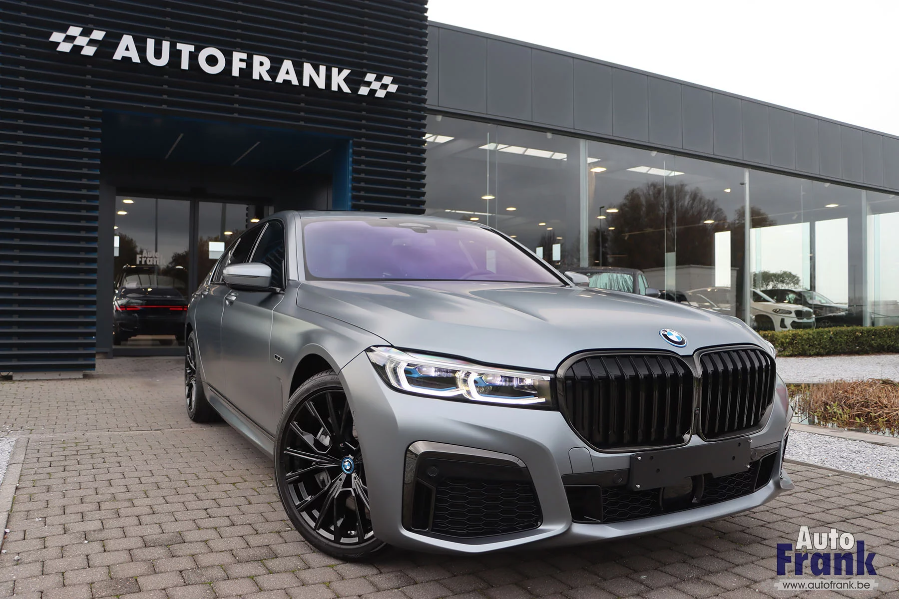 Frozen Bluestone BMW 7 Series