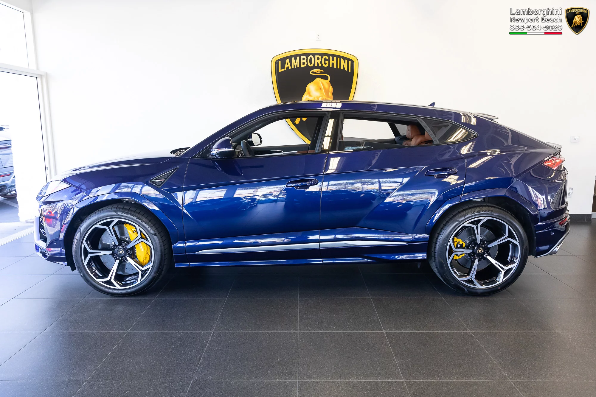 Blu Astraeus Lamborghini Urus
