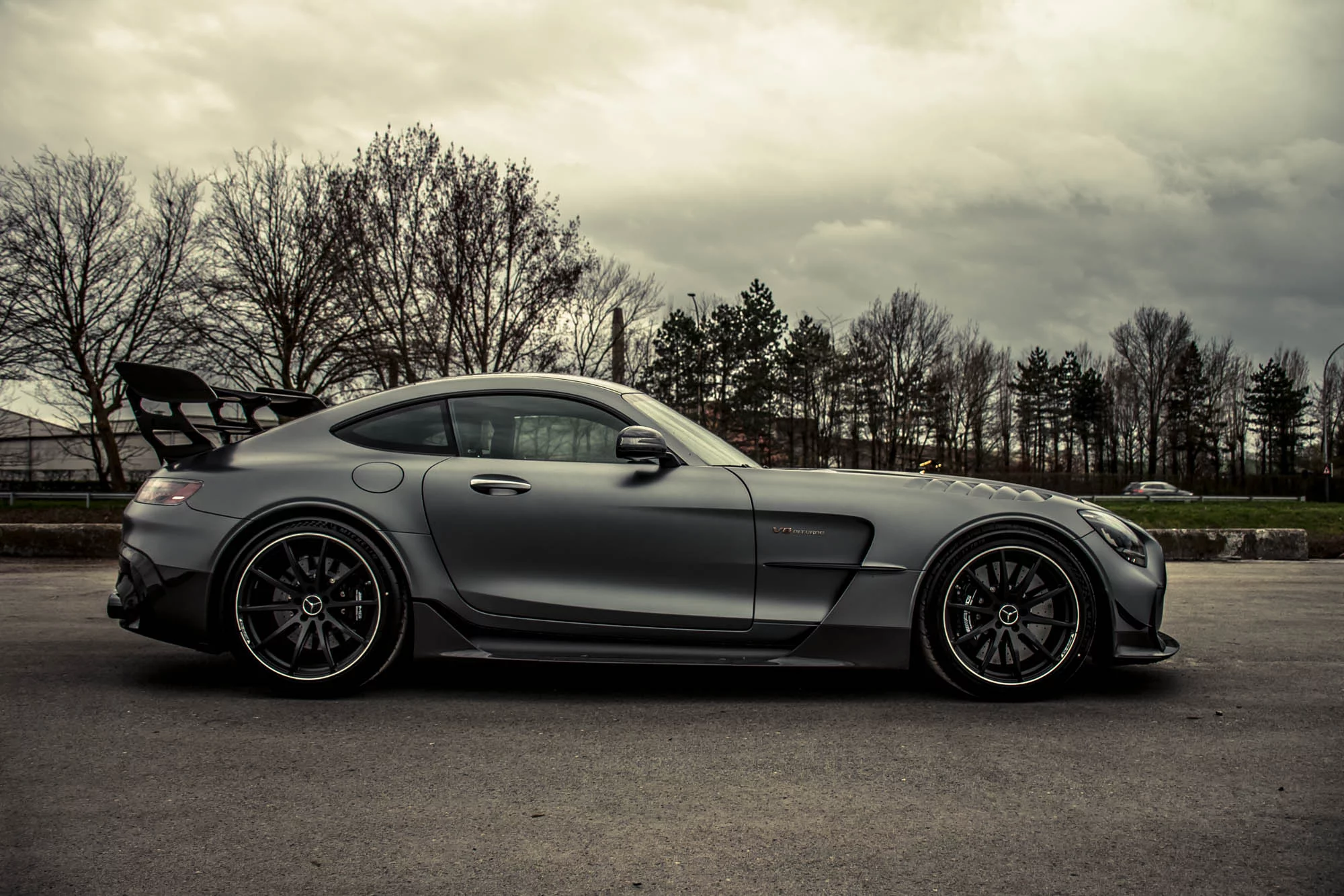 Selenite Grey Magno Mercedes-AMG GT
