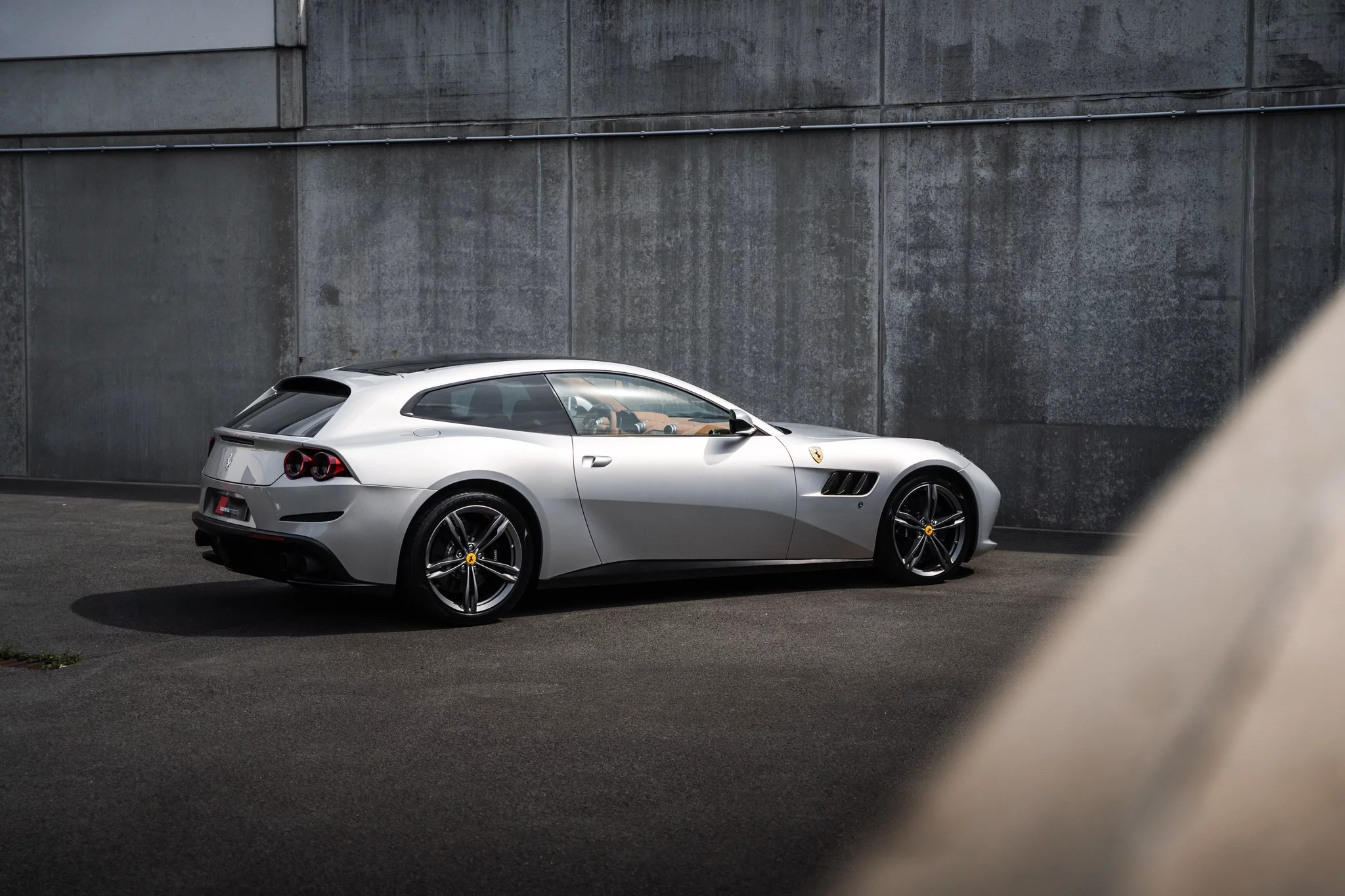 Grigio Abu Dhabi Ferrari GTC4Lusso