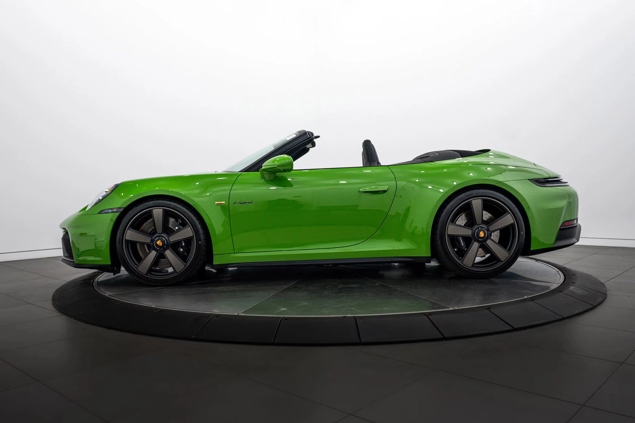 Willow Green Porsche 911 Spirit 70