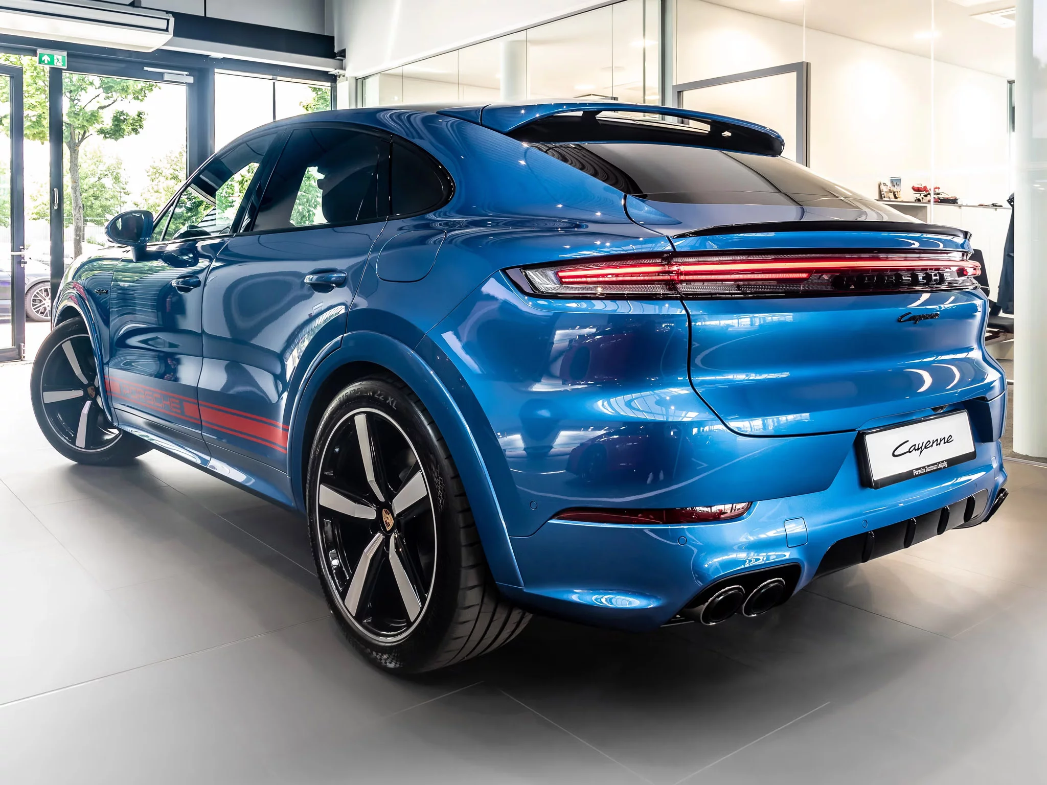Sapphire Blue Metallic Porsche Cayenne