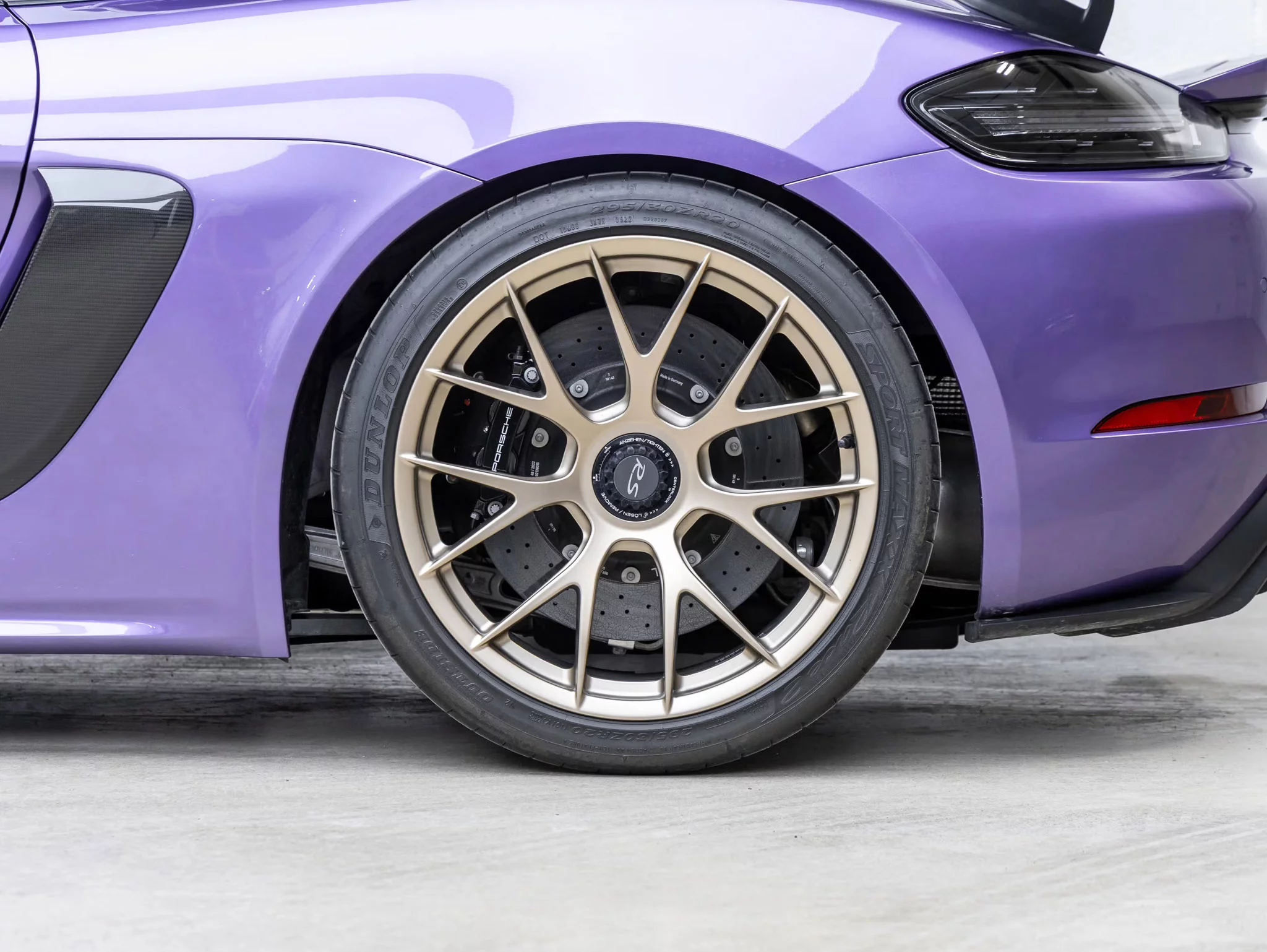 Viola Purple Metallic Porsche 718 Cayman GT4 RS